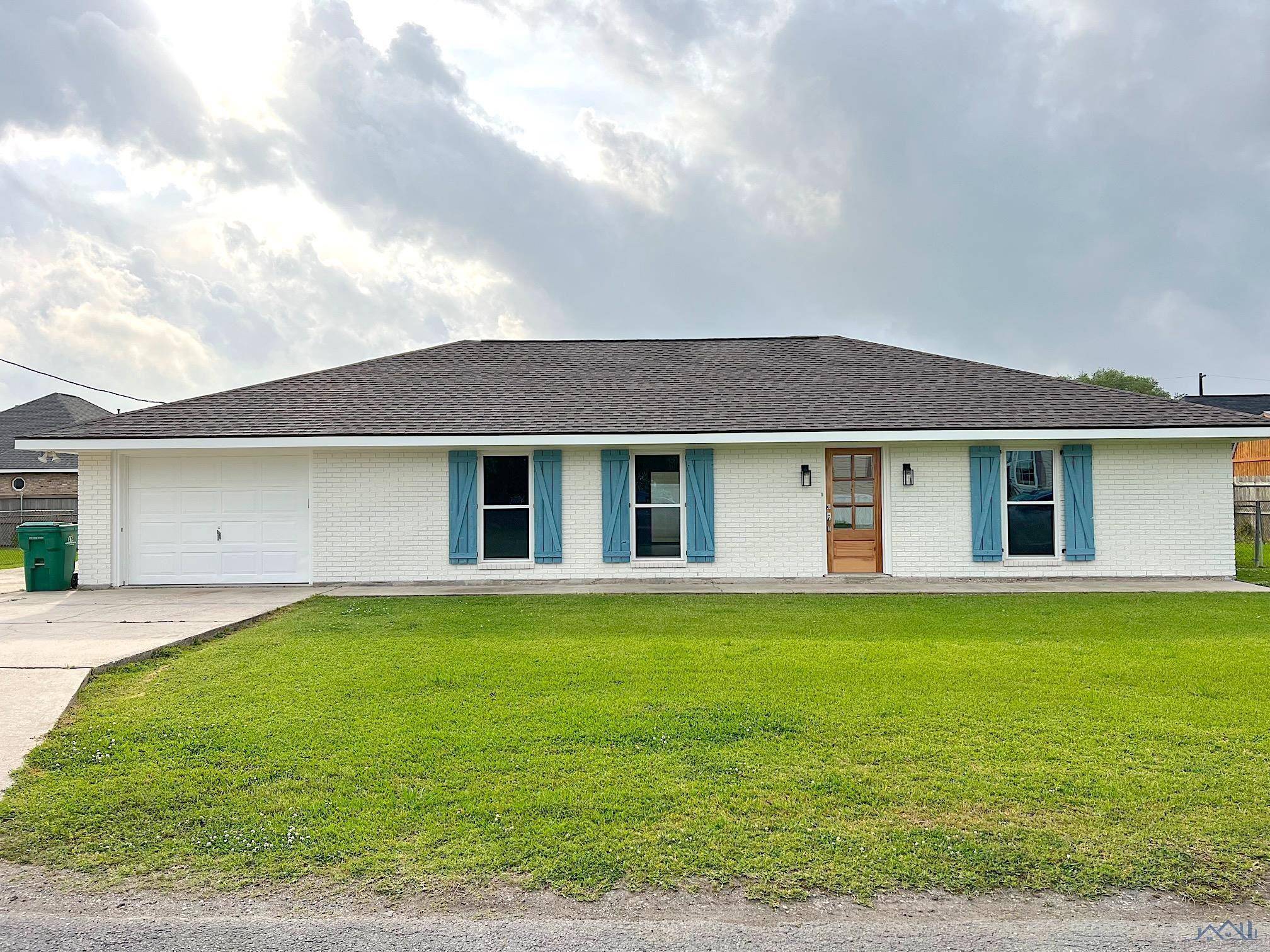 Larose, LA 70373,182 Buchanan