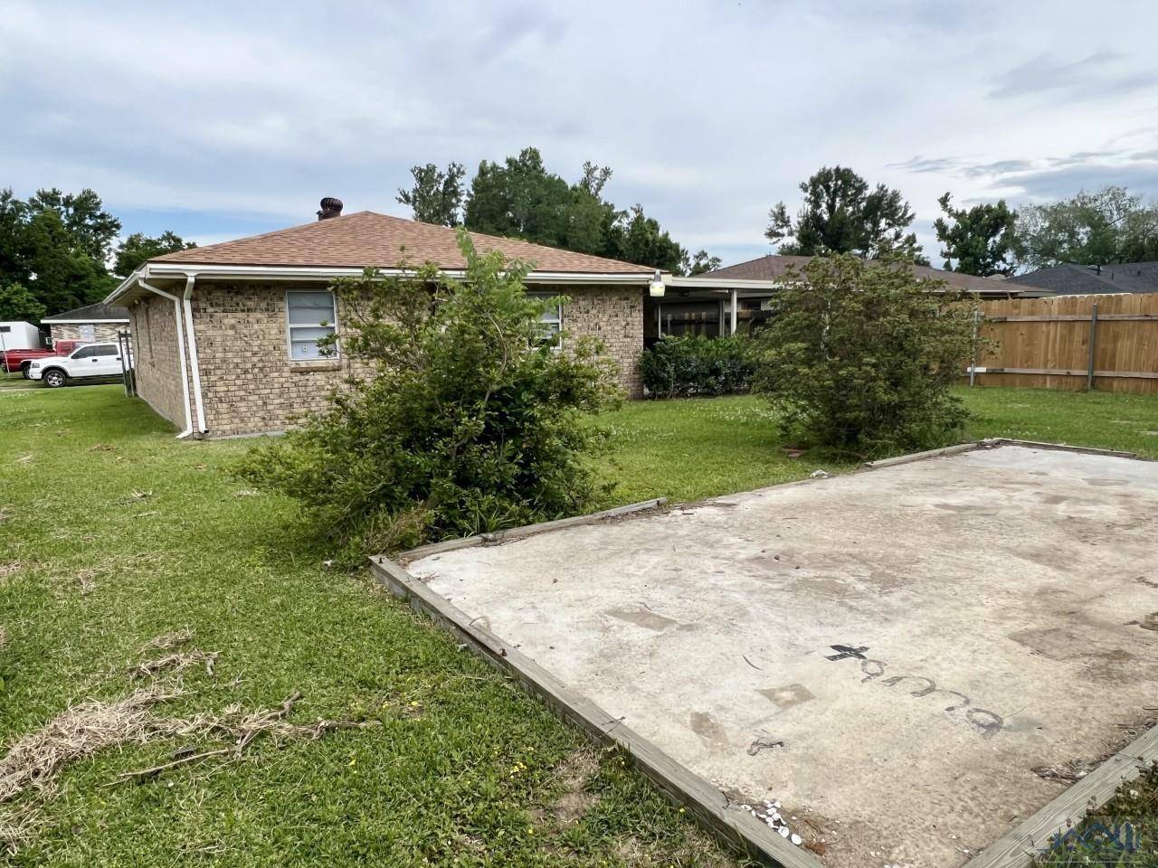 Houma, LA 70363,5 Kingsridge Loop