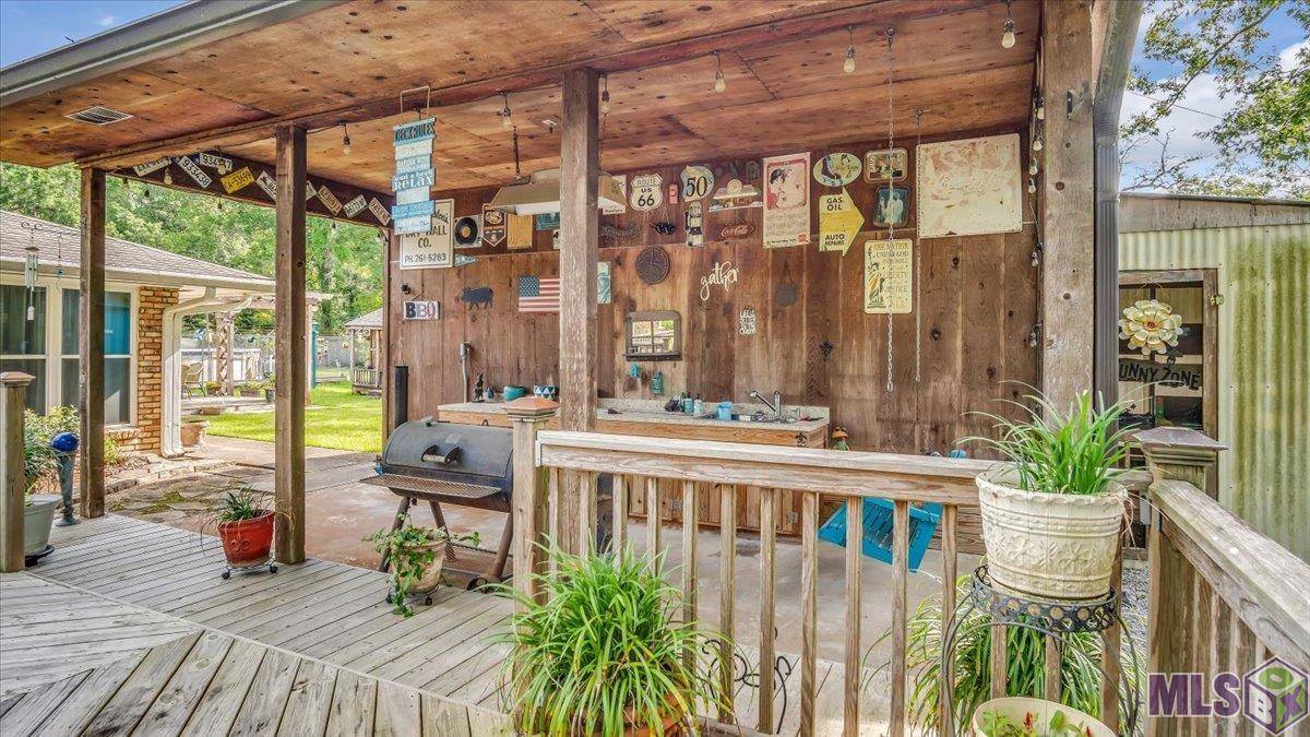 Zachary, LA 70791,14912 Woodrow Kerr Ln