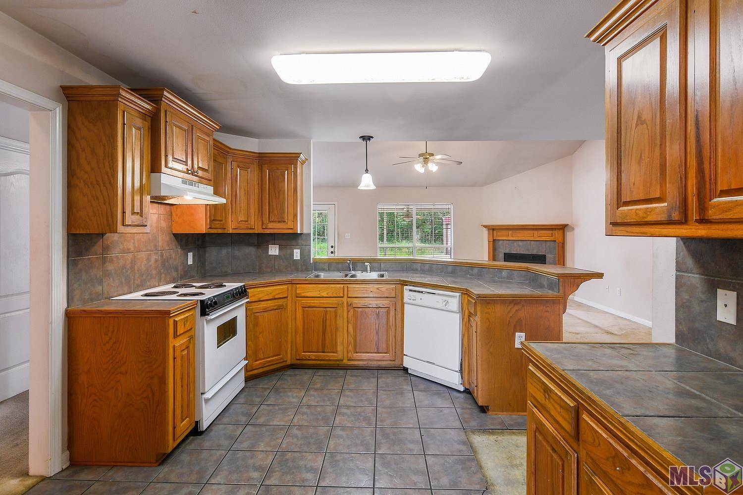 Walker, LA 70785,13448 Arnold Rd