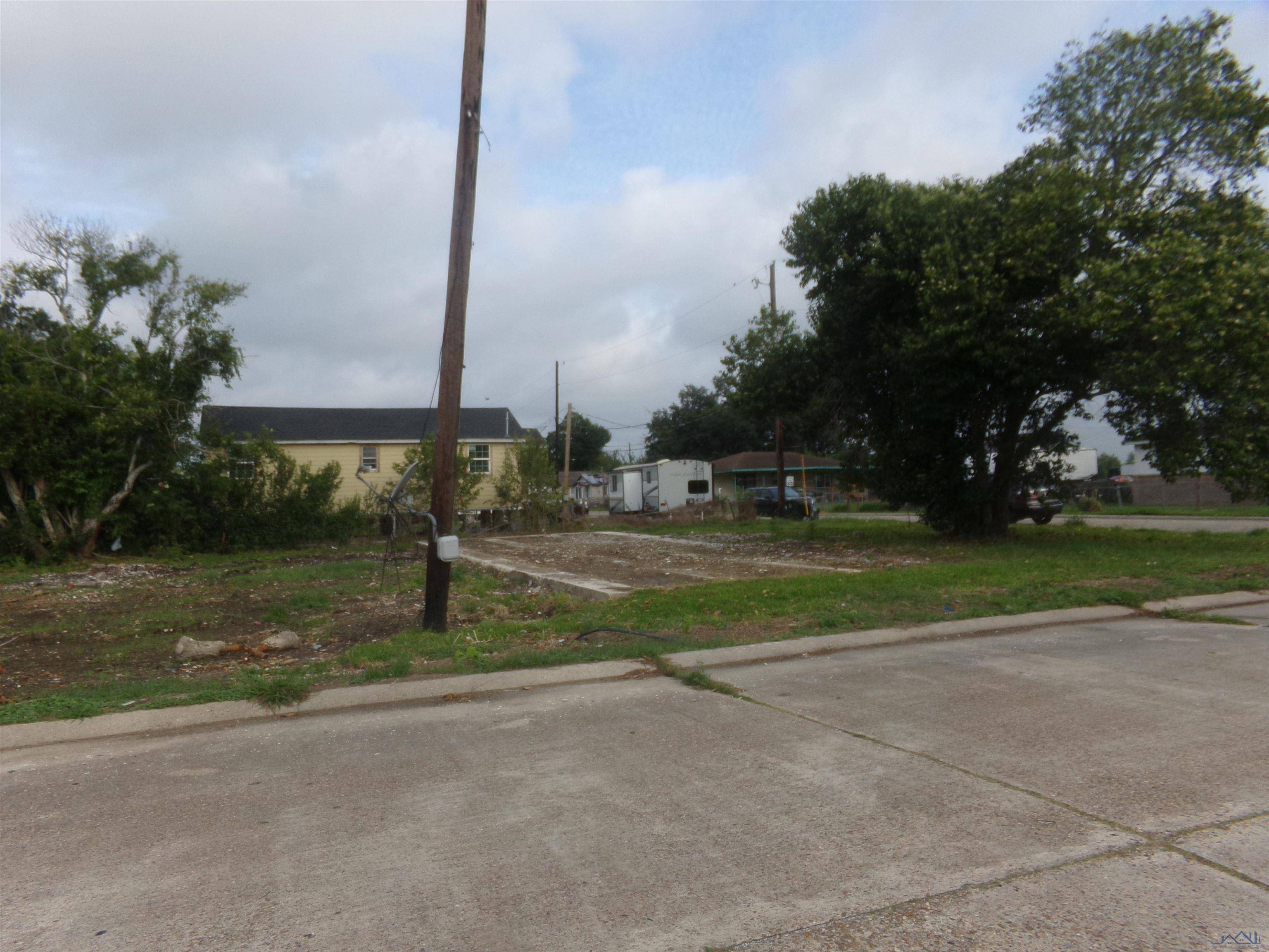 Houma, LA 70364,830 Elder St