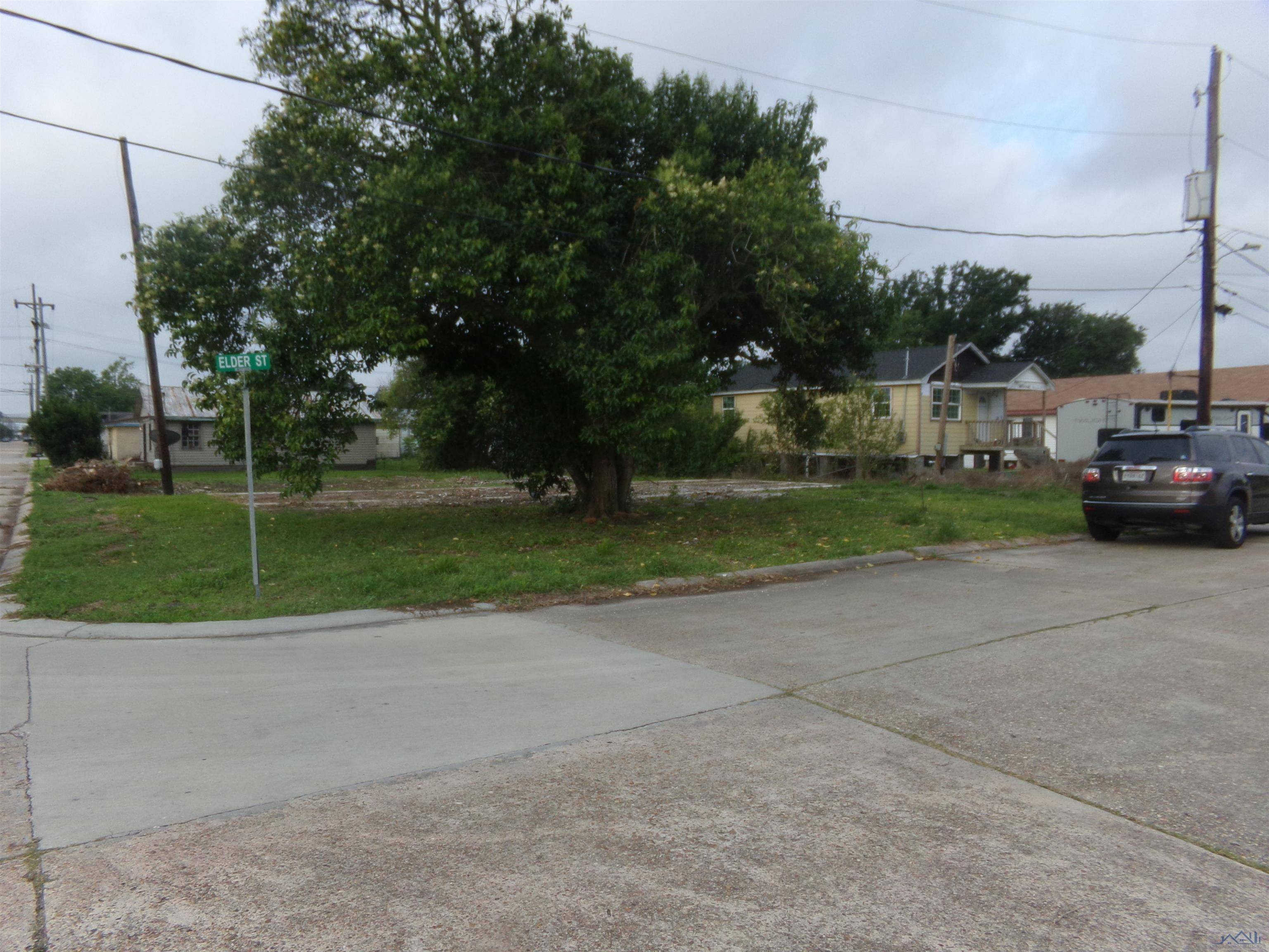 Houma, LA 70364,830 Elder St