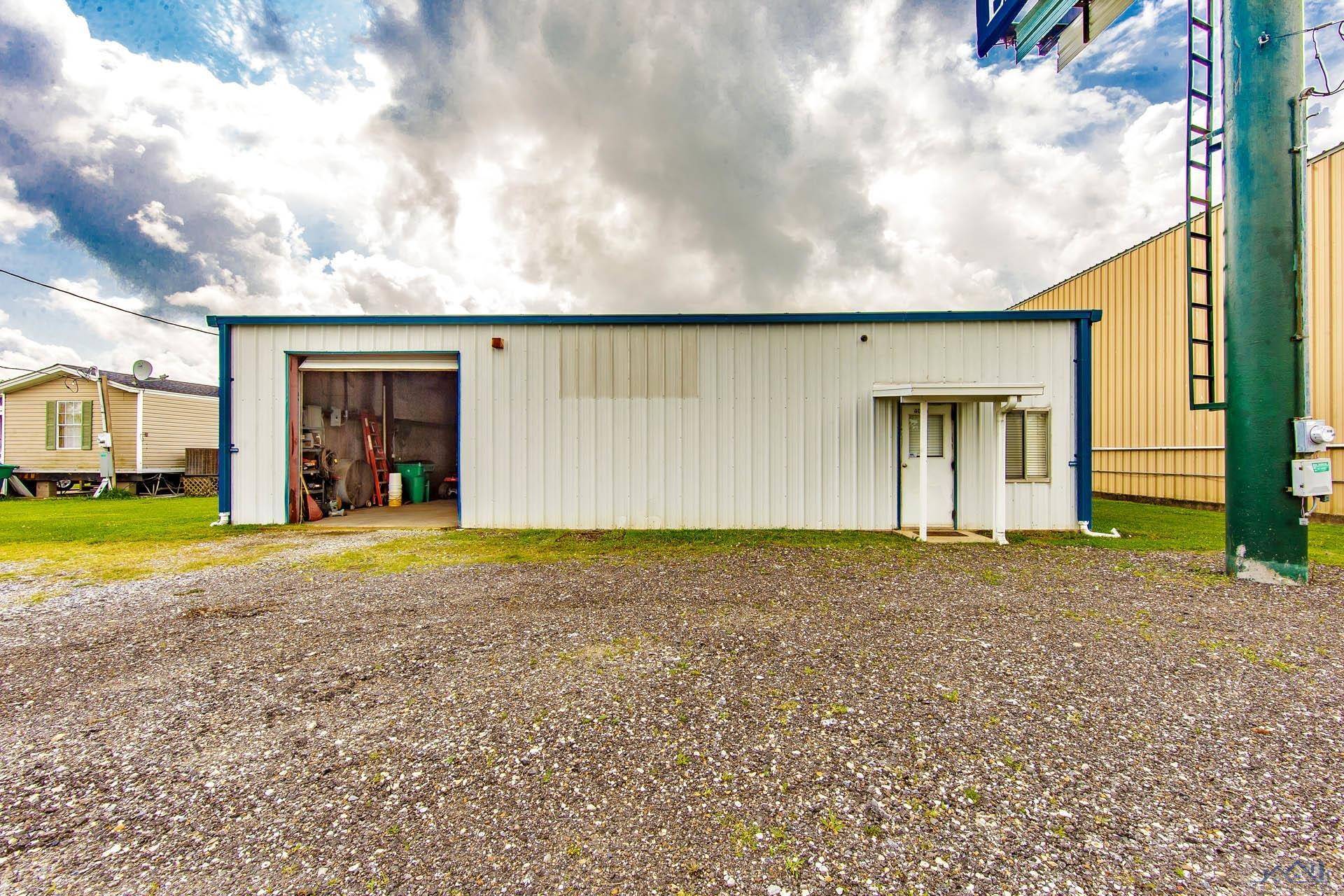 Des Allemands, LA 70030,4076 Highway 90