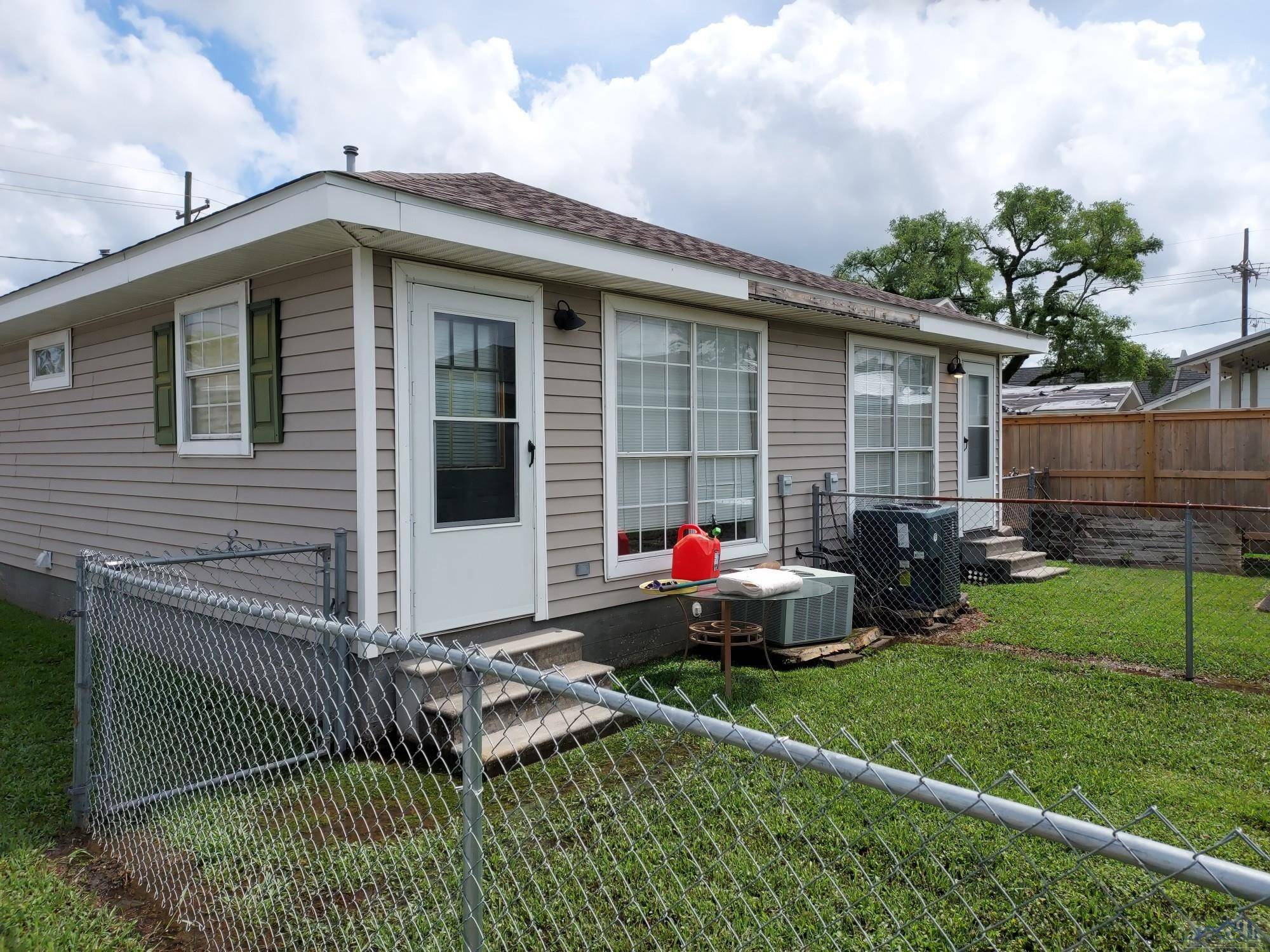 Houma, LA 70360,722 Verret St