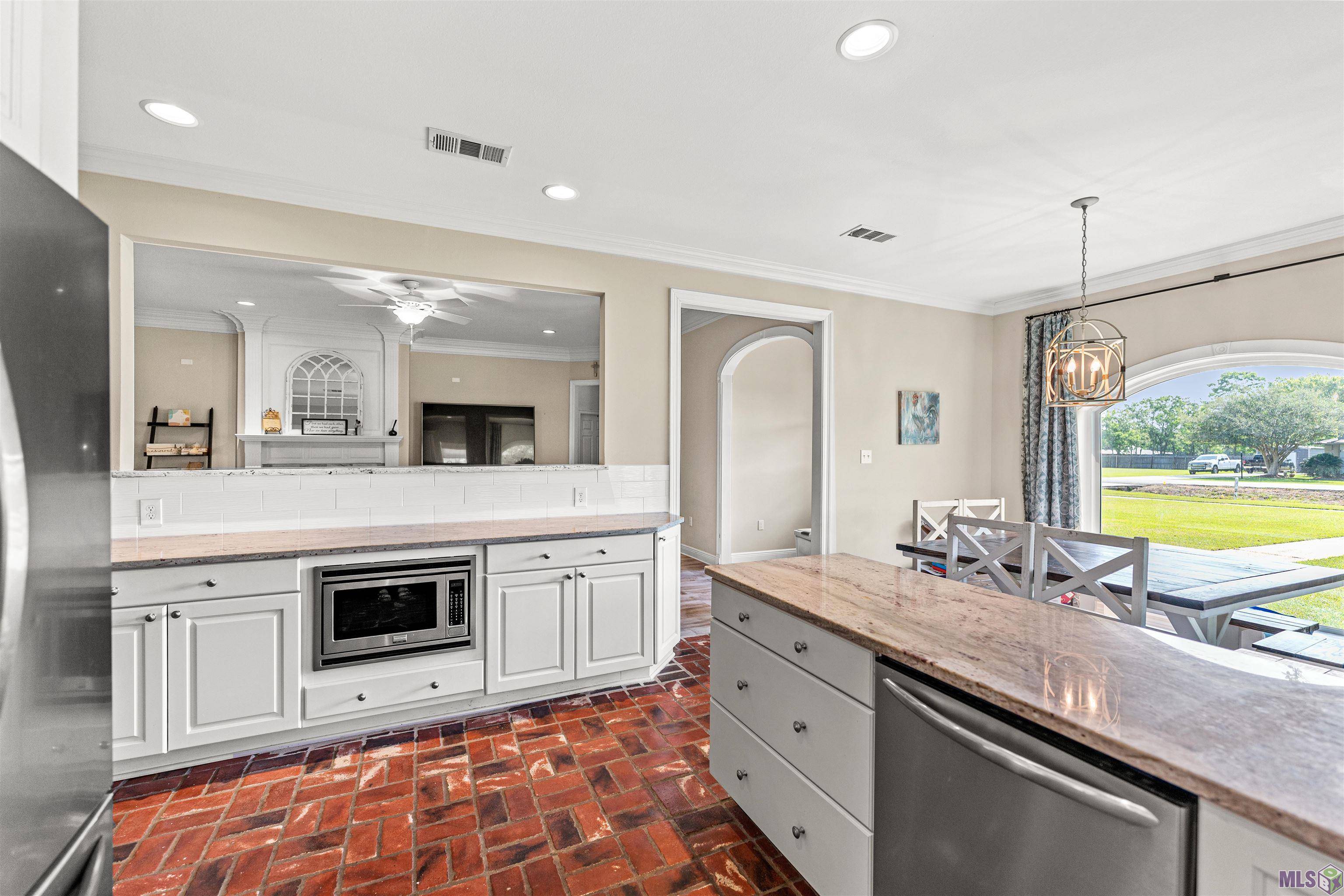 Prairieville, LA 70769,16483 Charles Gonzales Rd