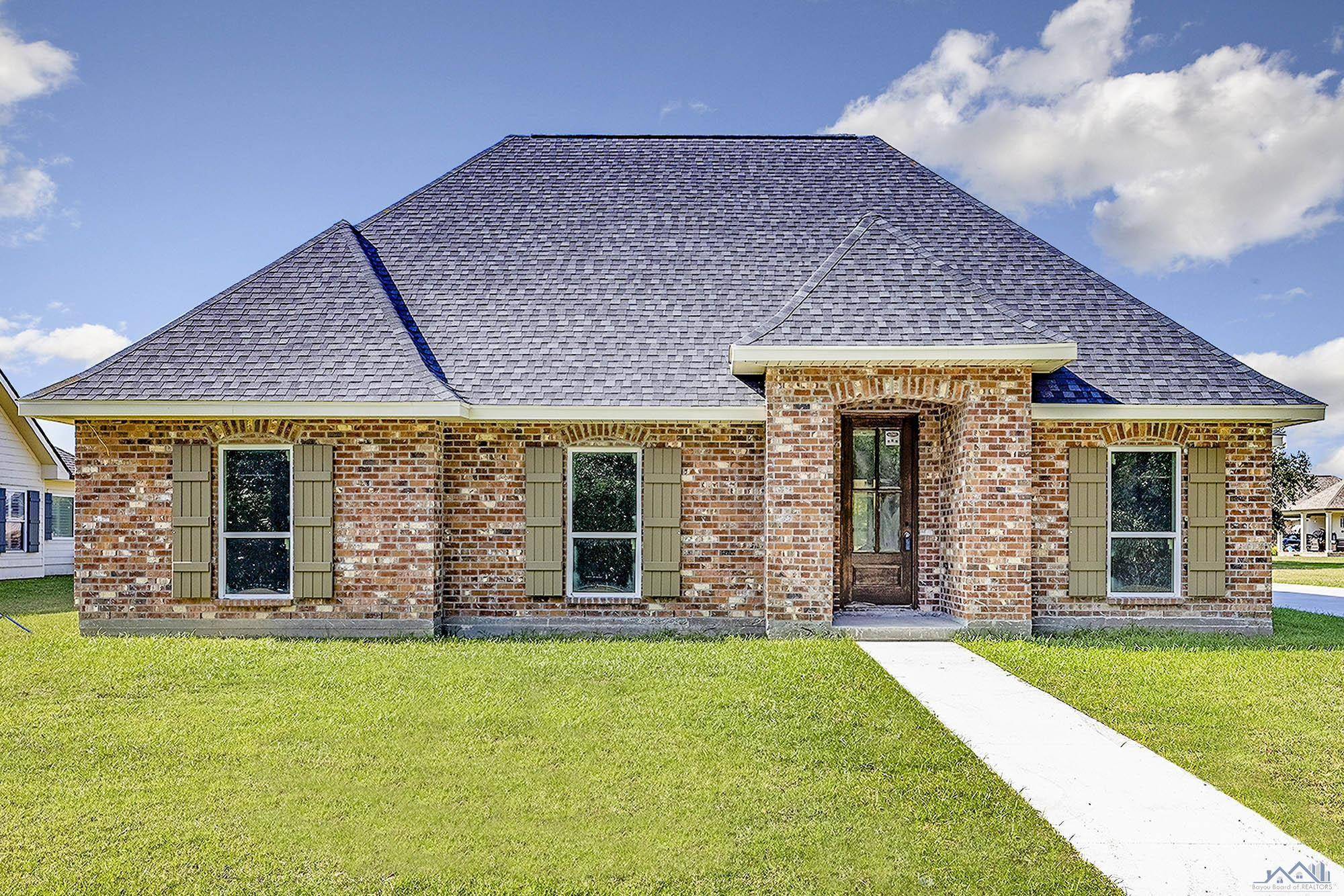 Thibodaux, LA 70301,298 Grand Lakes Dr