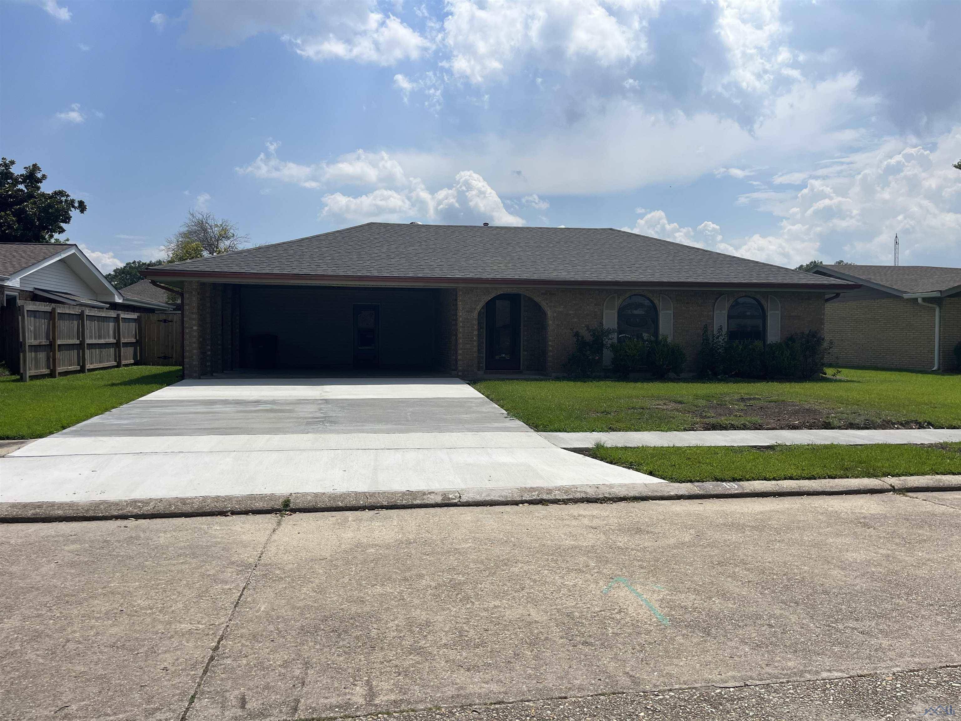 Houma, LA 70363,19 Mary Hughes Cir