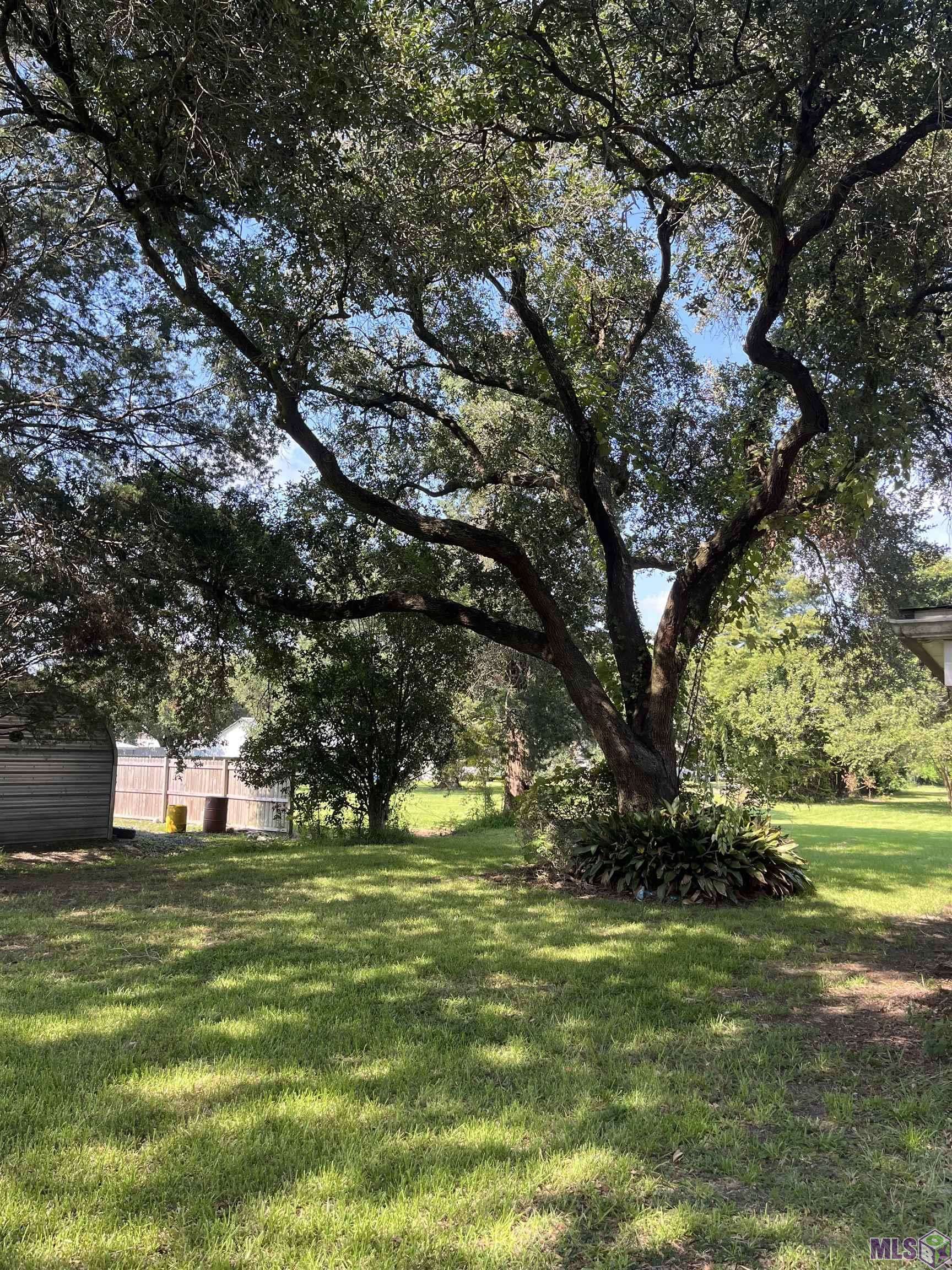 Addis, LA 70710,8043 First St