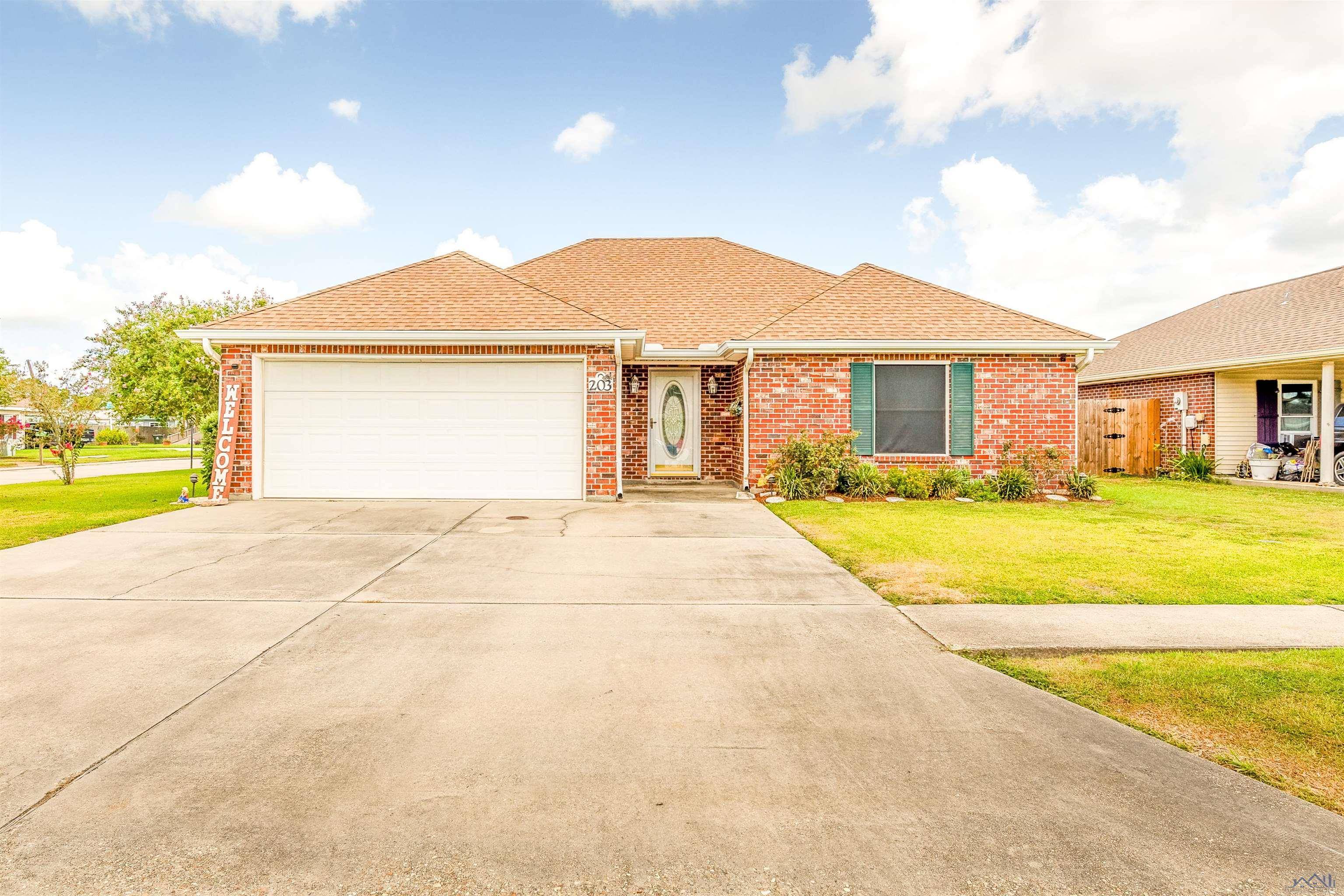 Houma, LA 70364,203 T Leigh Drive