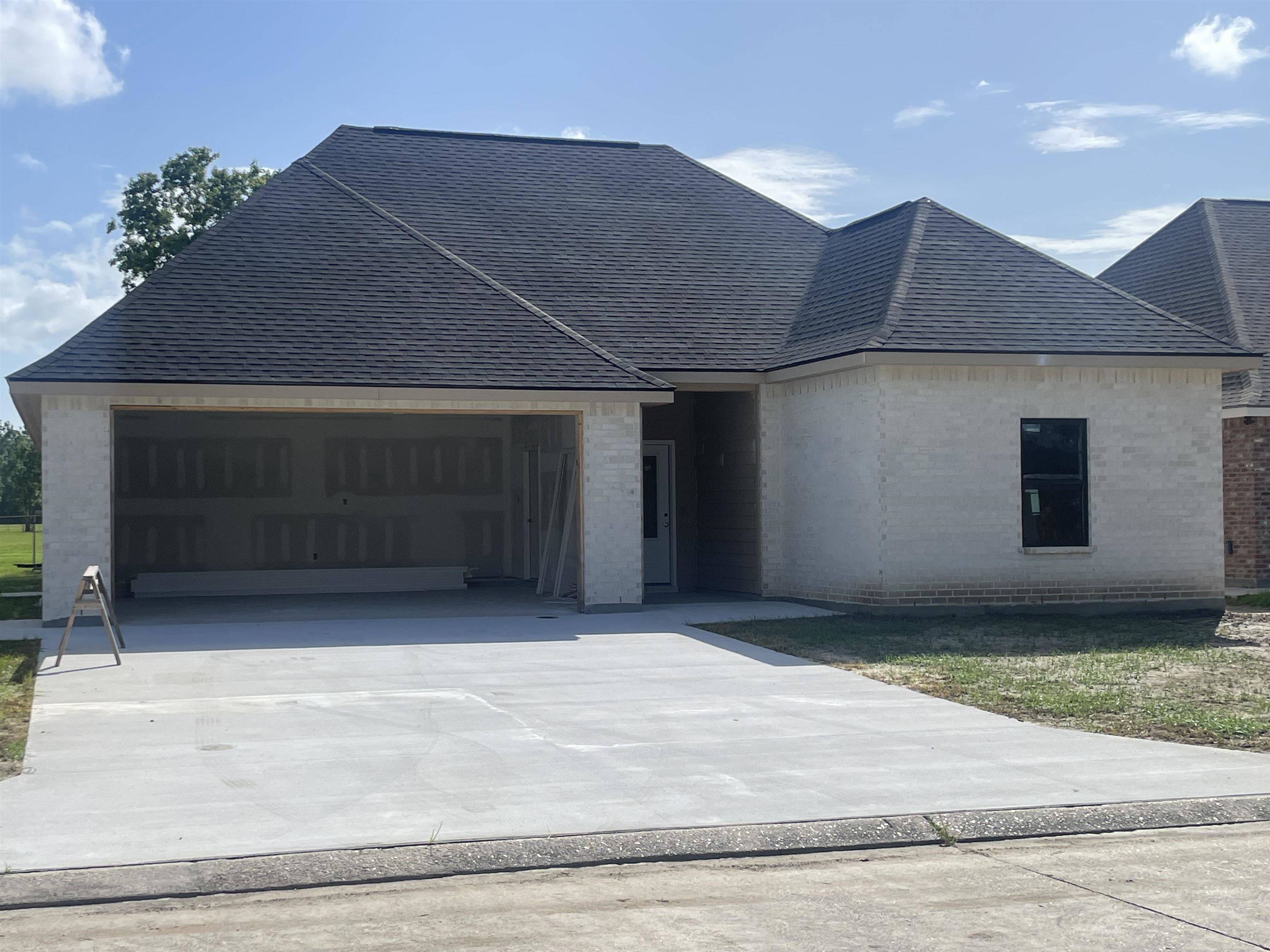 Houma, LA 70360,316 Sugar Ridge Drive