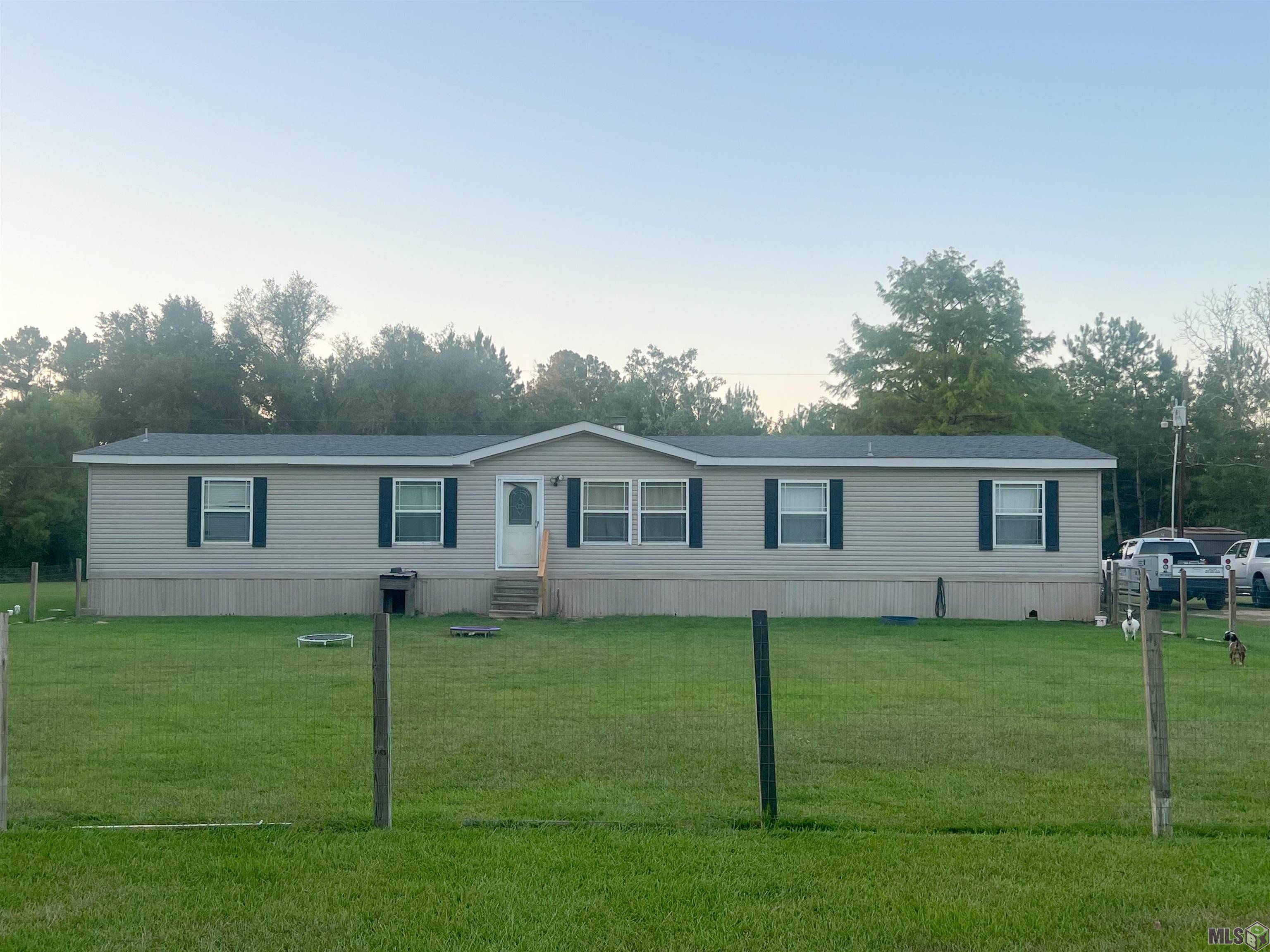 Holden, LA 70744,26155 Pierson Rd