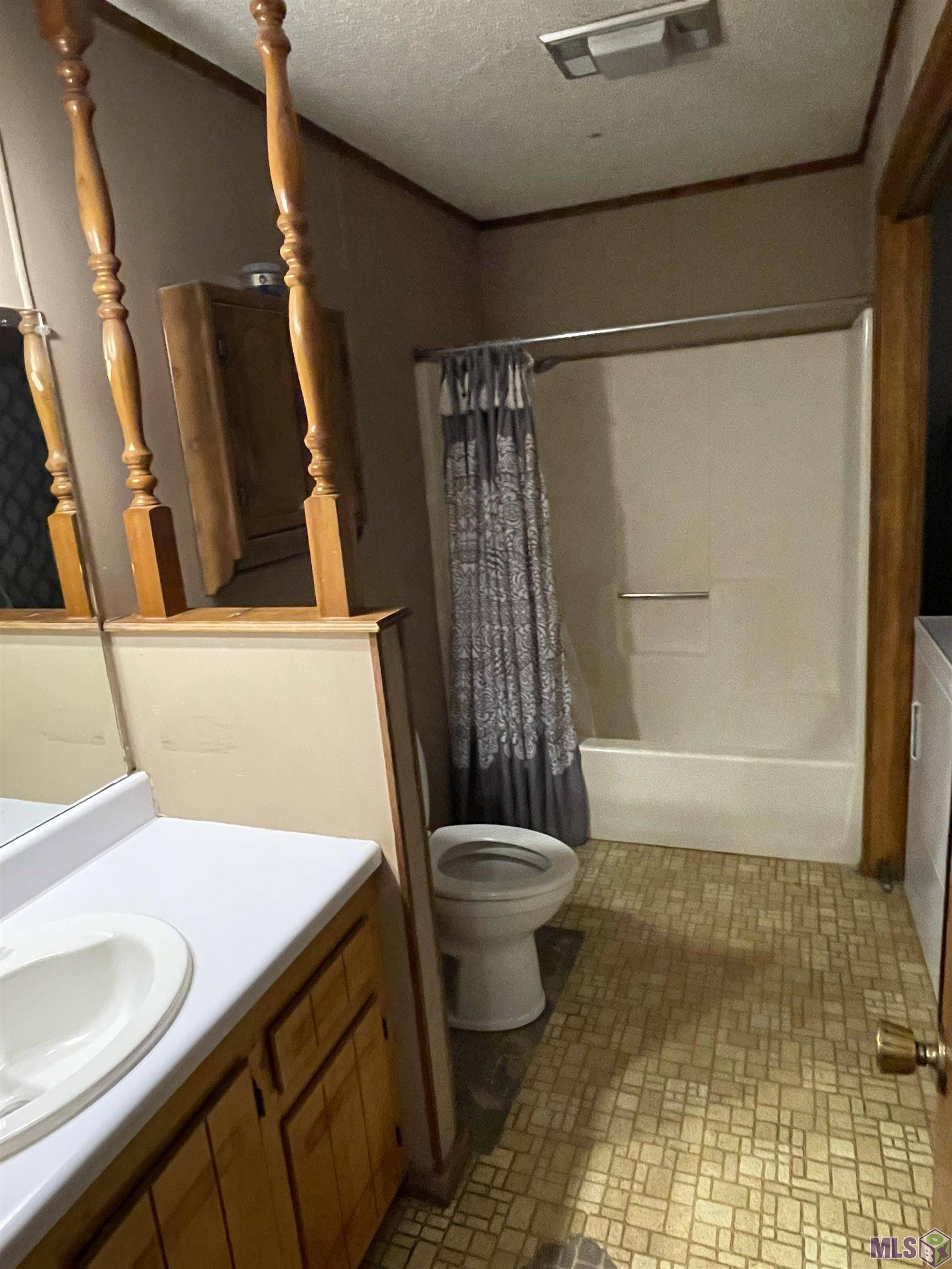 Glynn, LA 70736,15553 Russell Ln