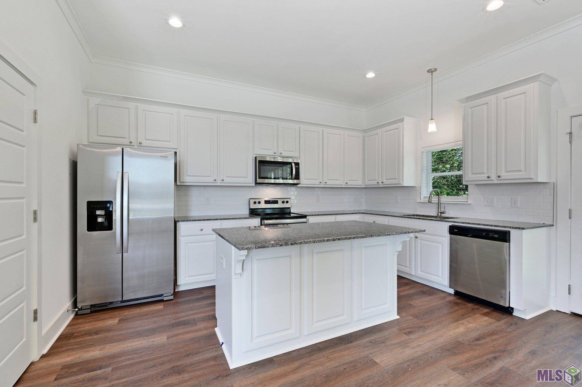 Baton Rouge, LA 70820,5907 Lake Shelf Dr