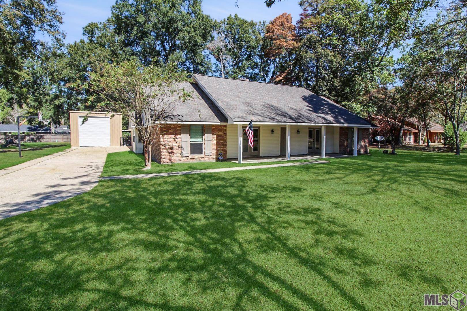 Greenwell Springs, LA 70739,15805 Chivre Ave