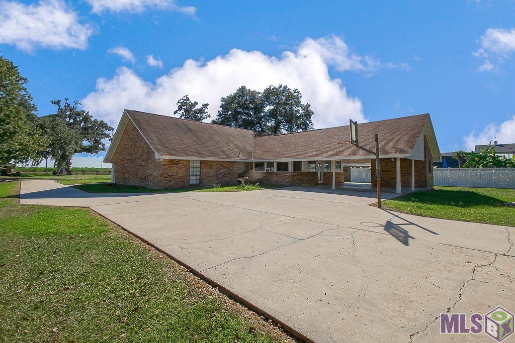 Napoleonville, LA 70390,106 Oak St