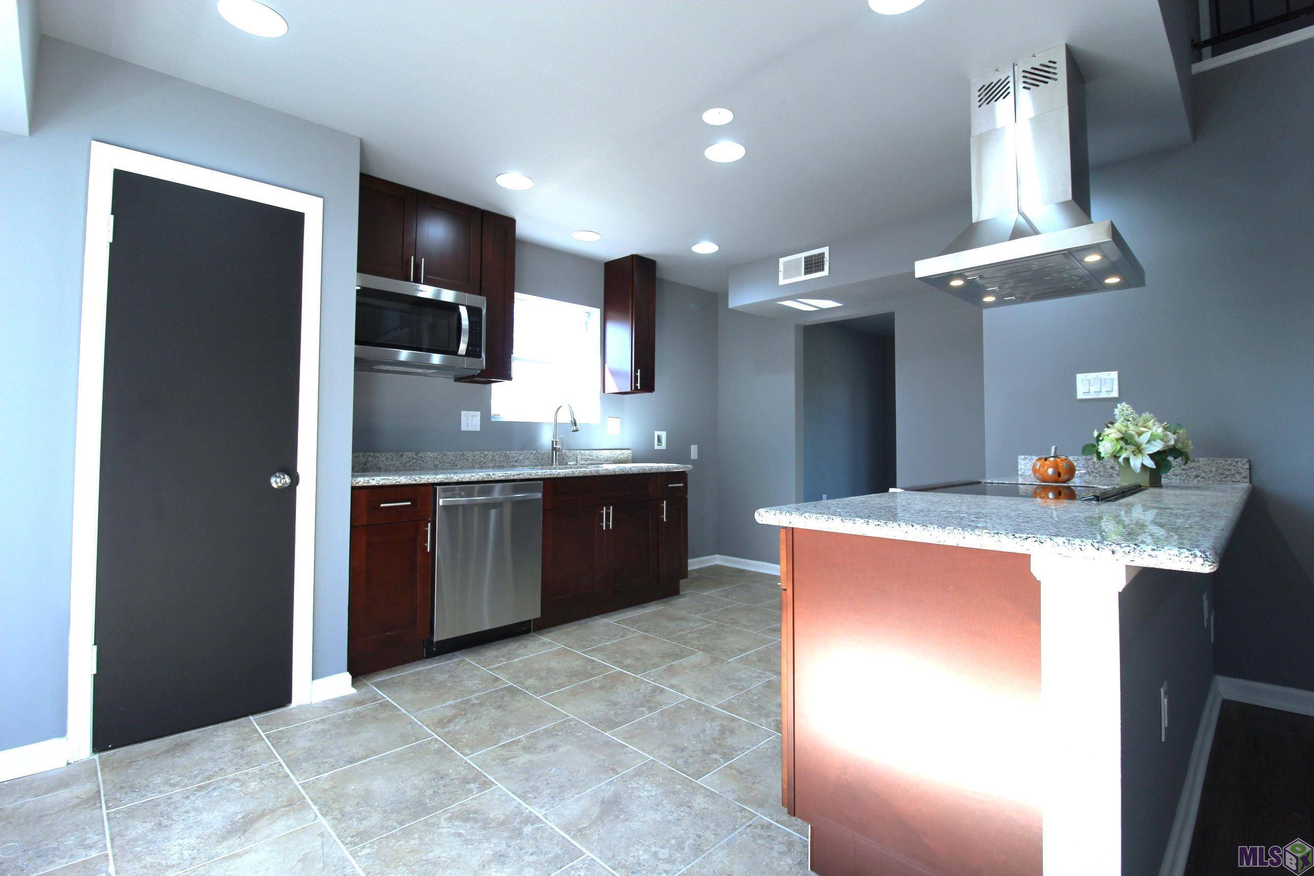 Baton Rouge, LA 70811,10736 Flintwood Ave