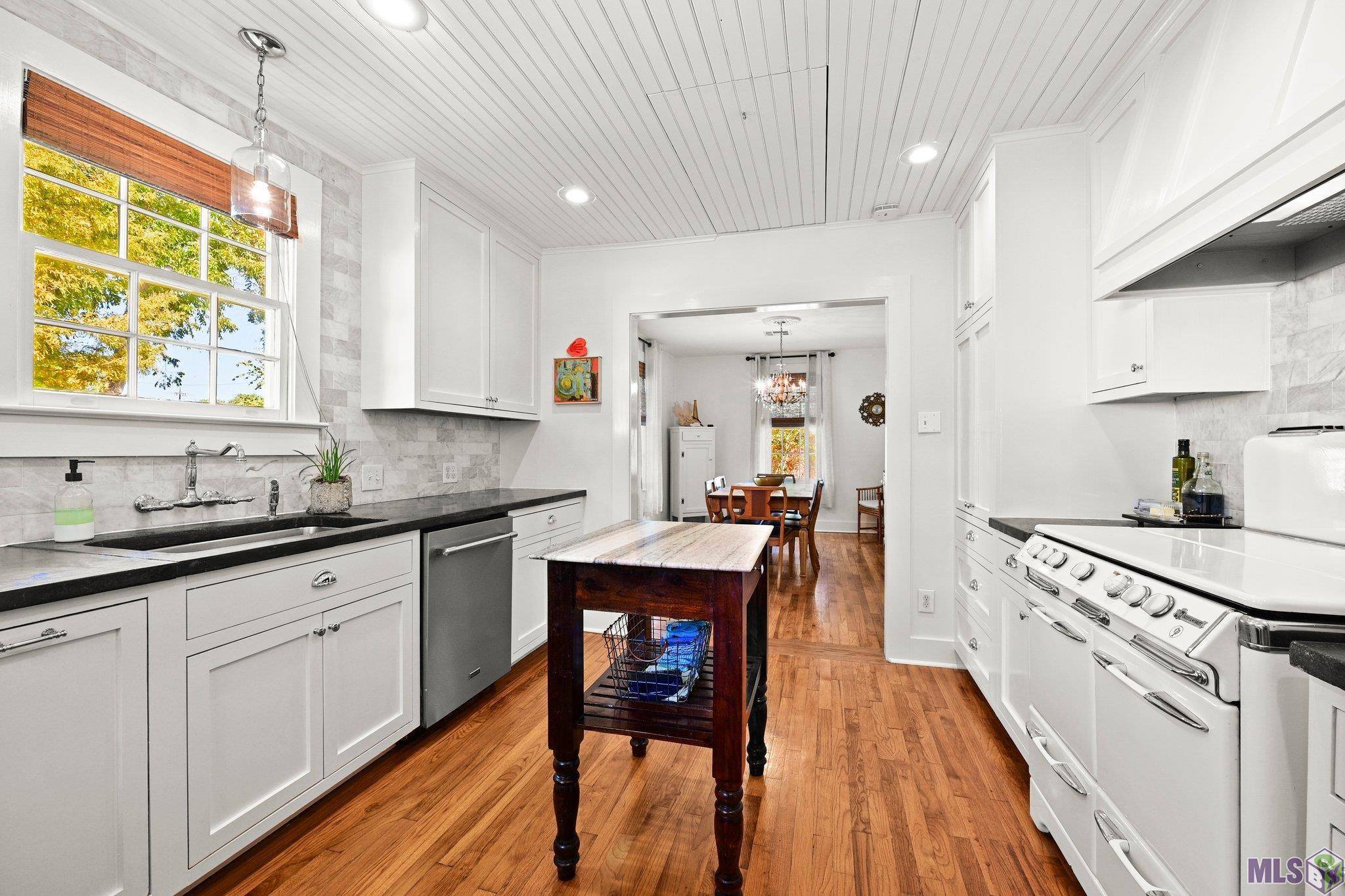 Baton Rouge, LA 70806,640 Acadia St