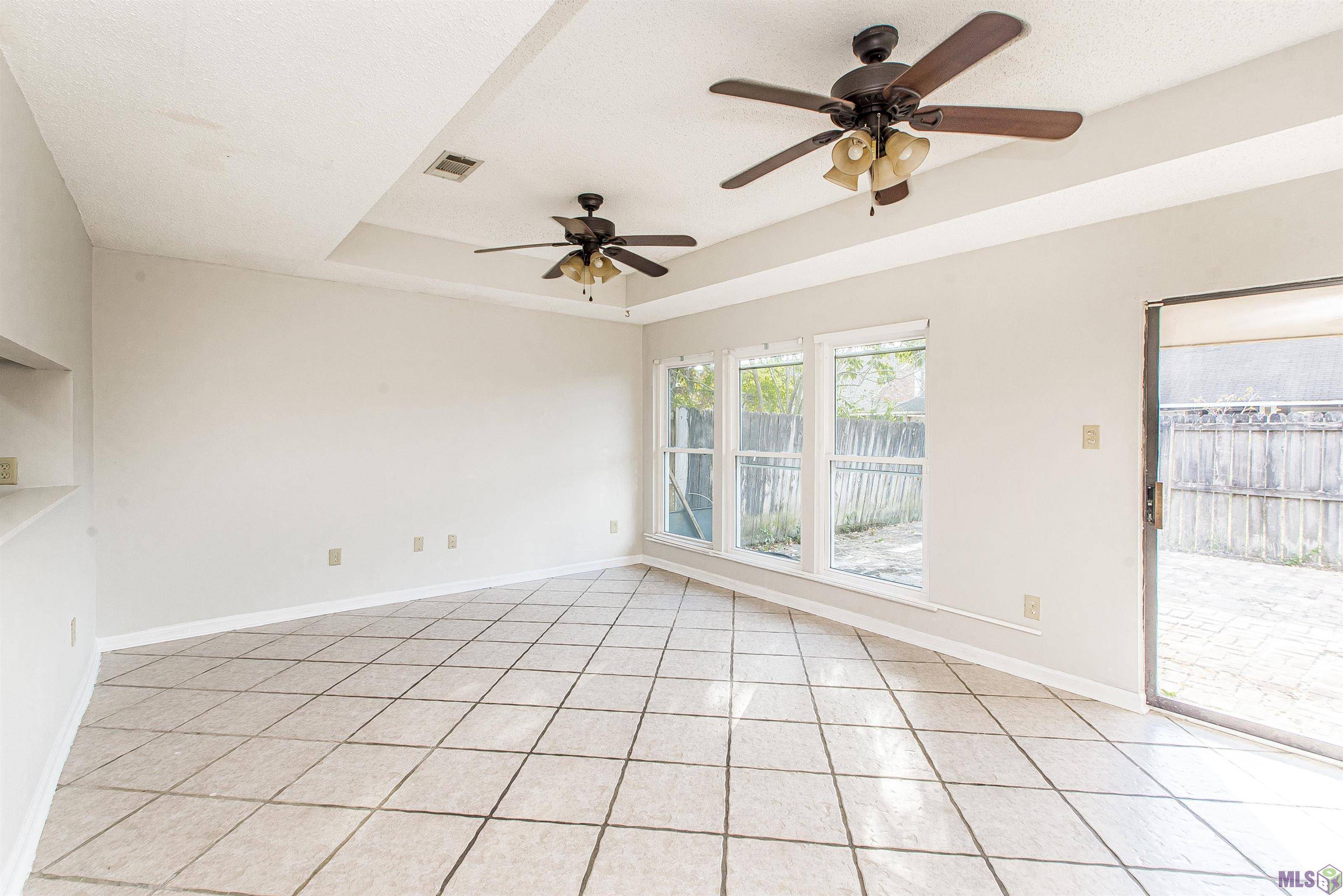 Baton Rouge, LA 70816,15766 Riverdale Ave East