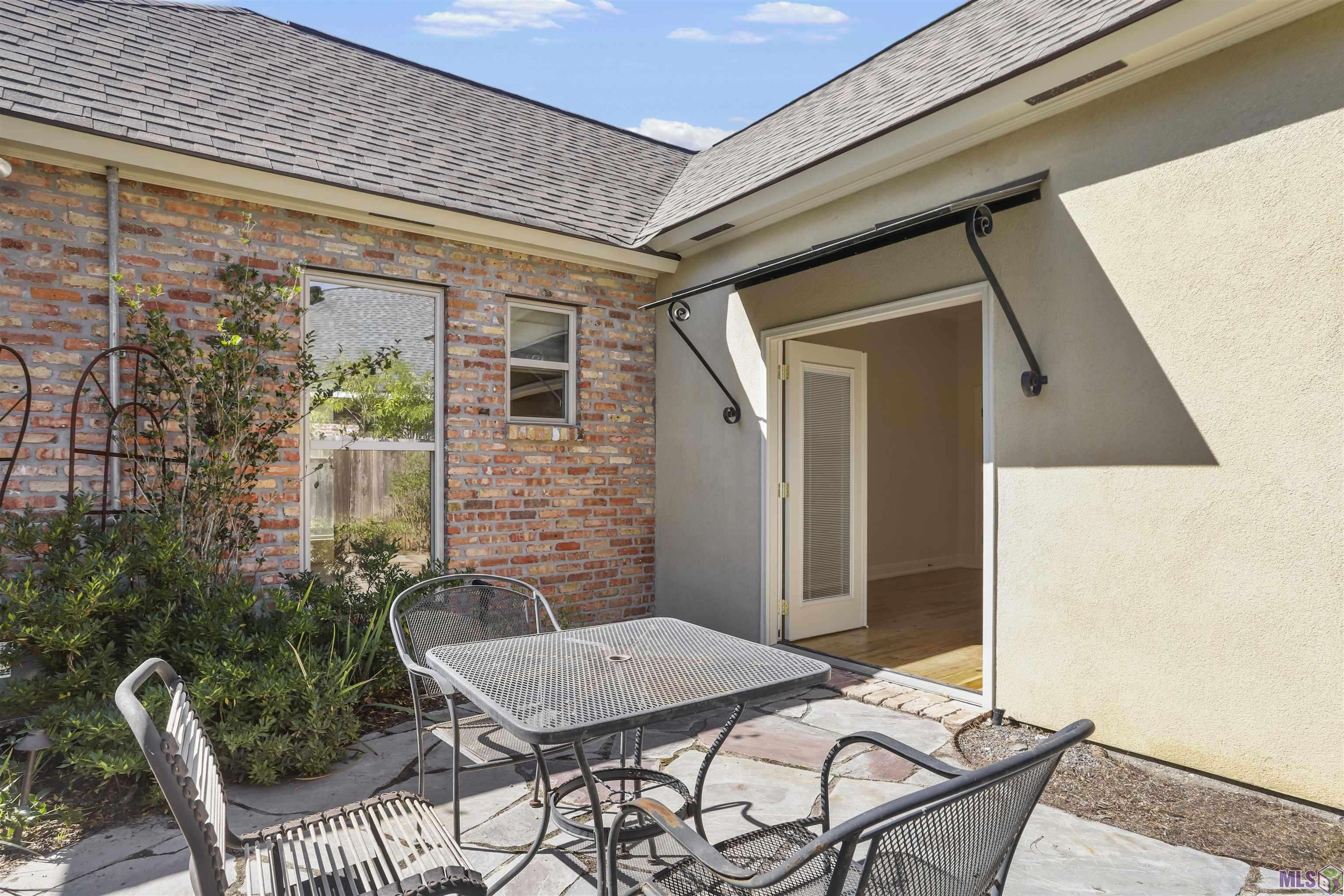 Baton Rouge, LA 70810,1047 E Lakeview Dr