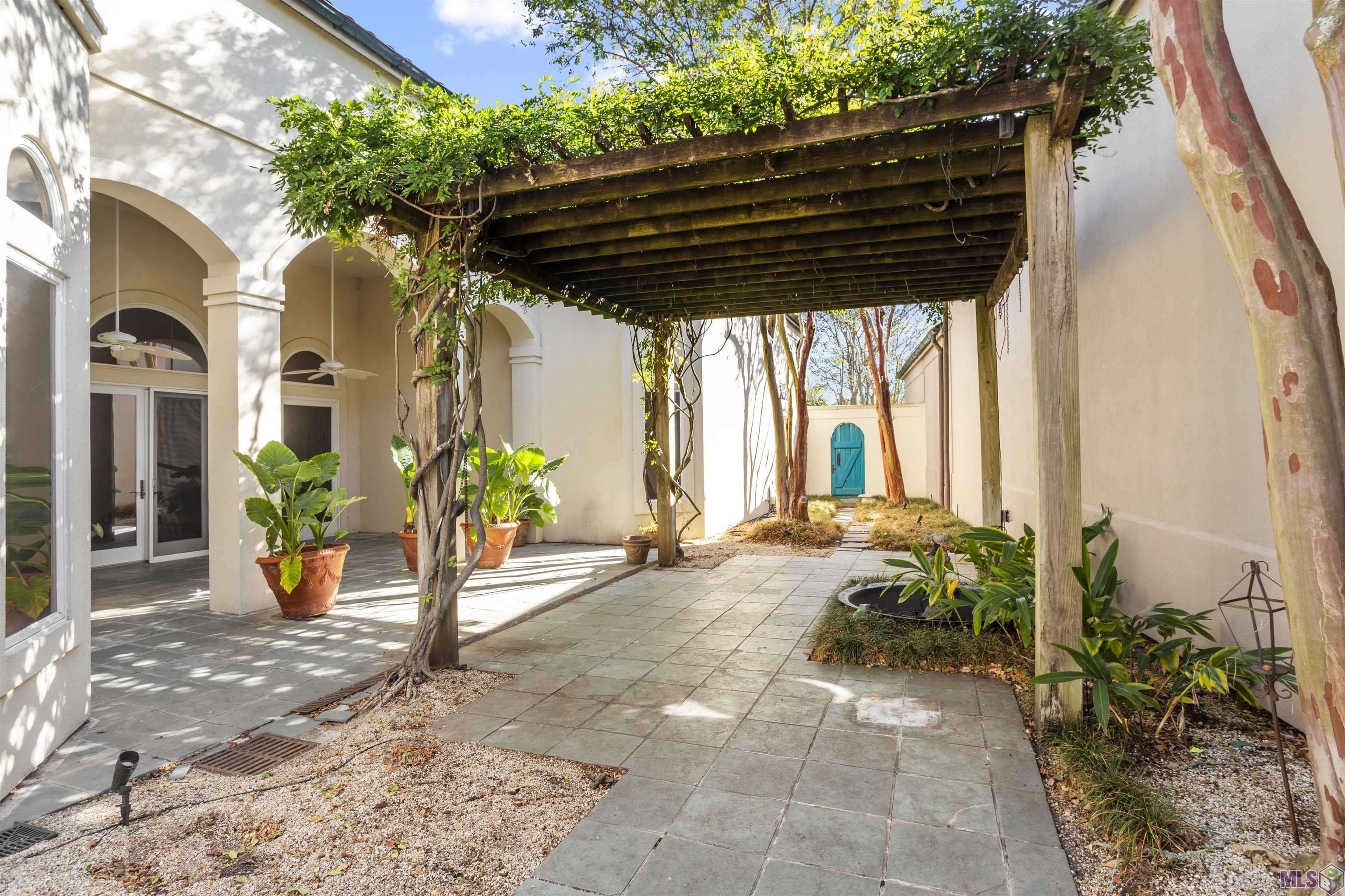 Baton Rouge, LA 70810,19221 Links Ct