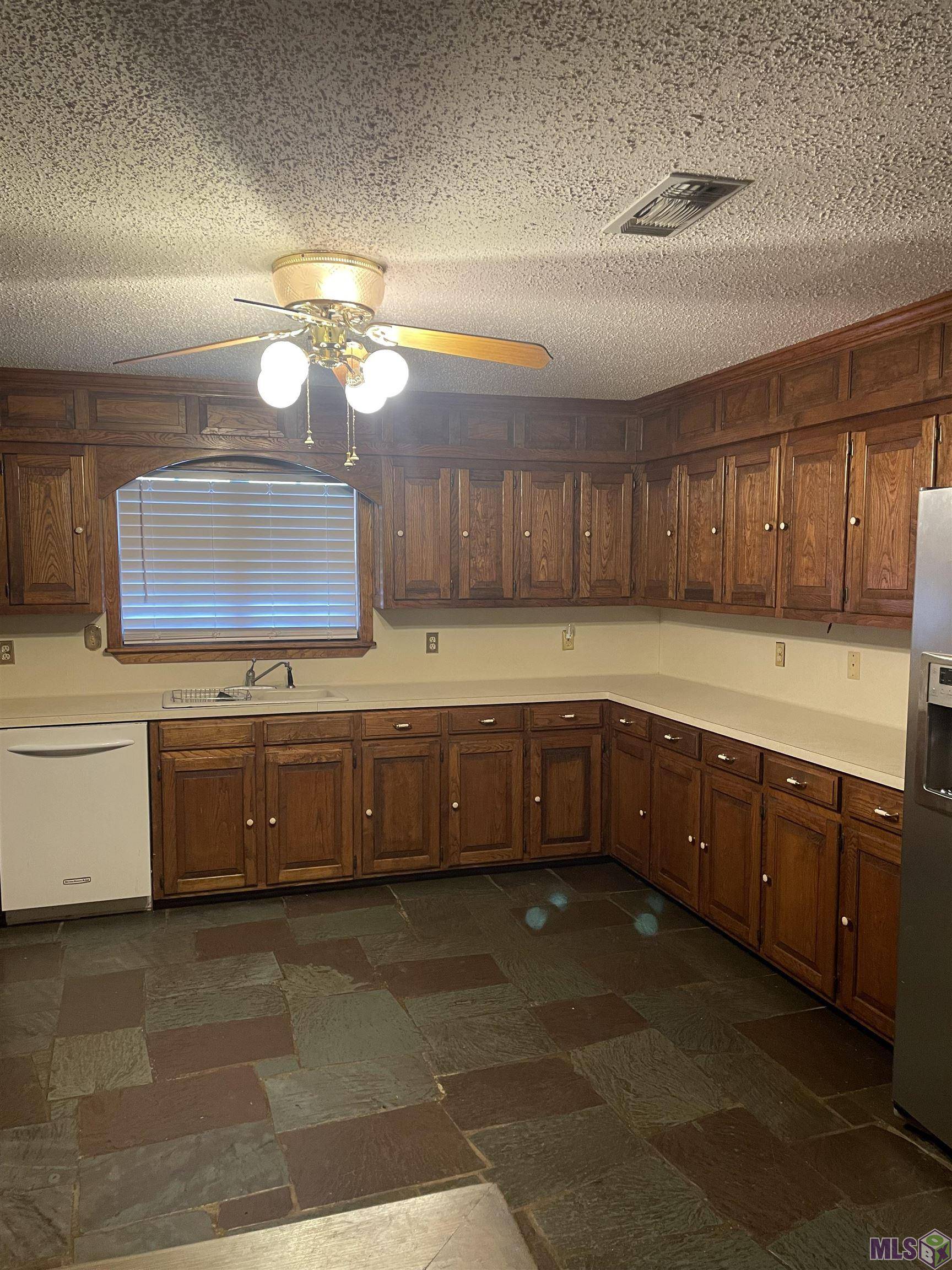 Bueche, LA 70729,9340 Bueche Rd