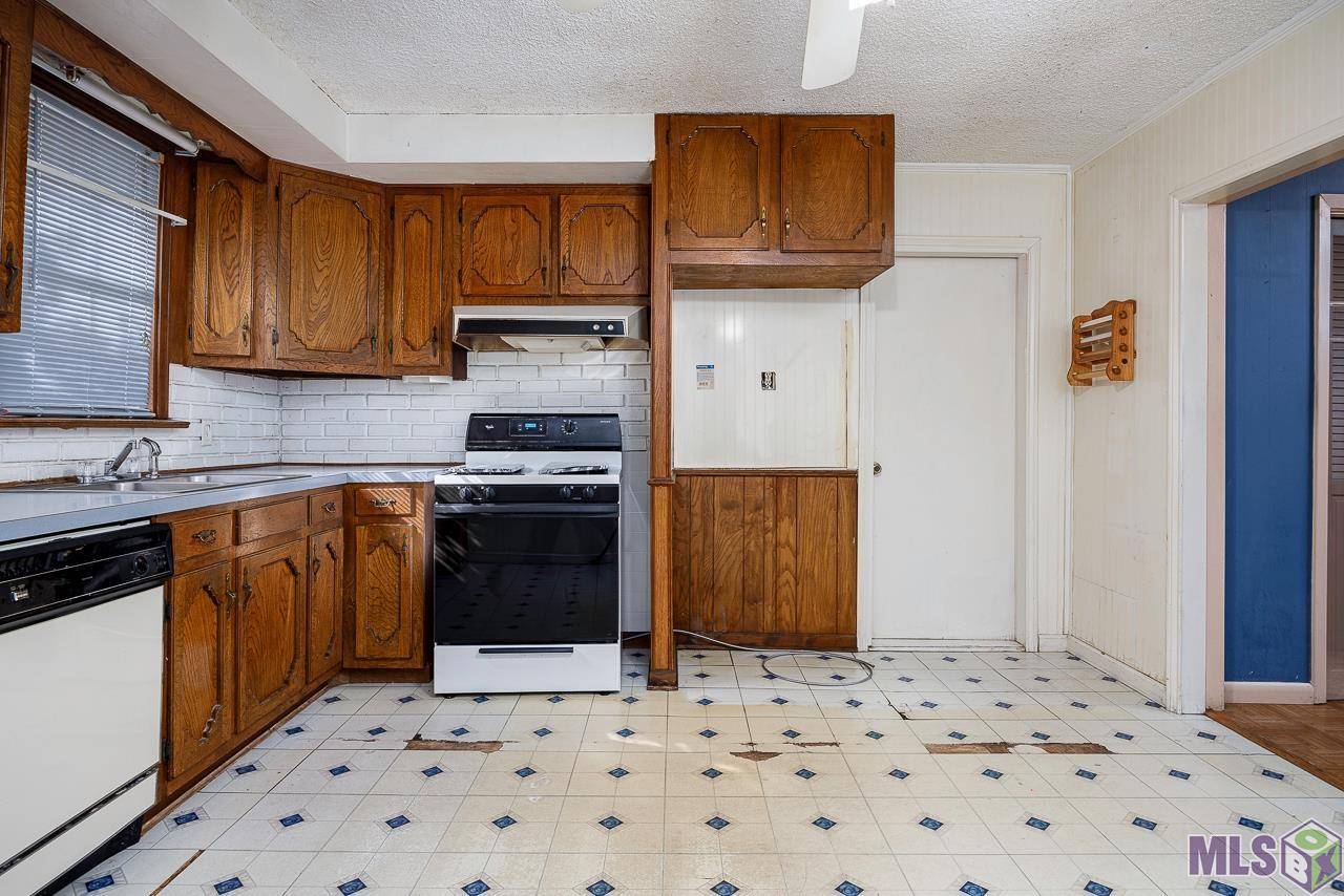 Port Allen, LA 70767,1035 6th St
