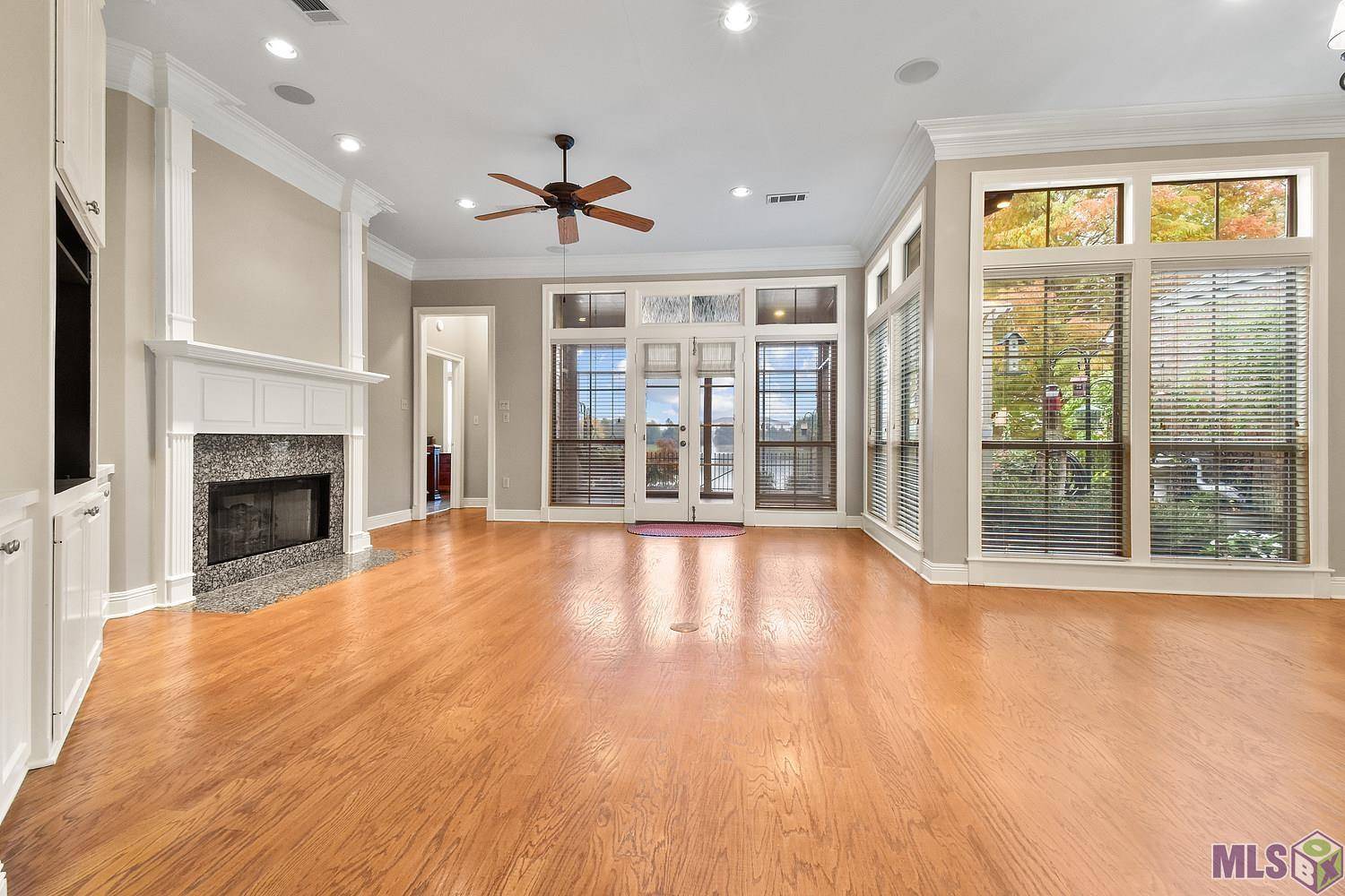 Baton Rouge, LA 70809,10633 Shoreline Dr