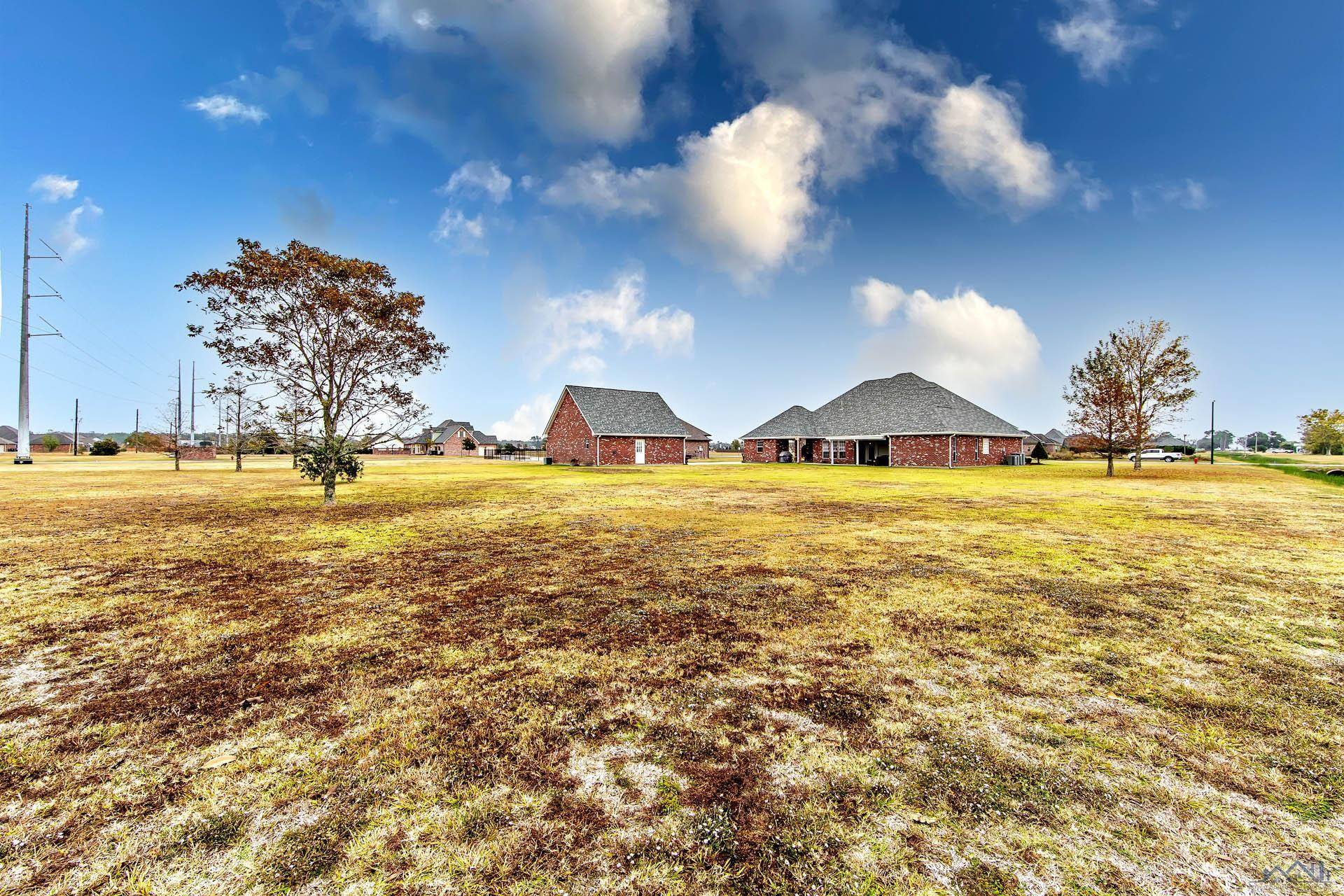 Schriever, LA 70359,326 Longdale Drive
