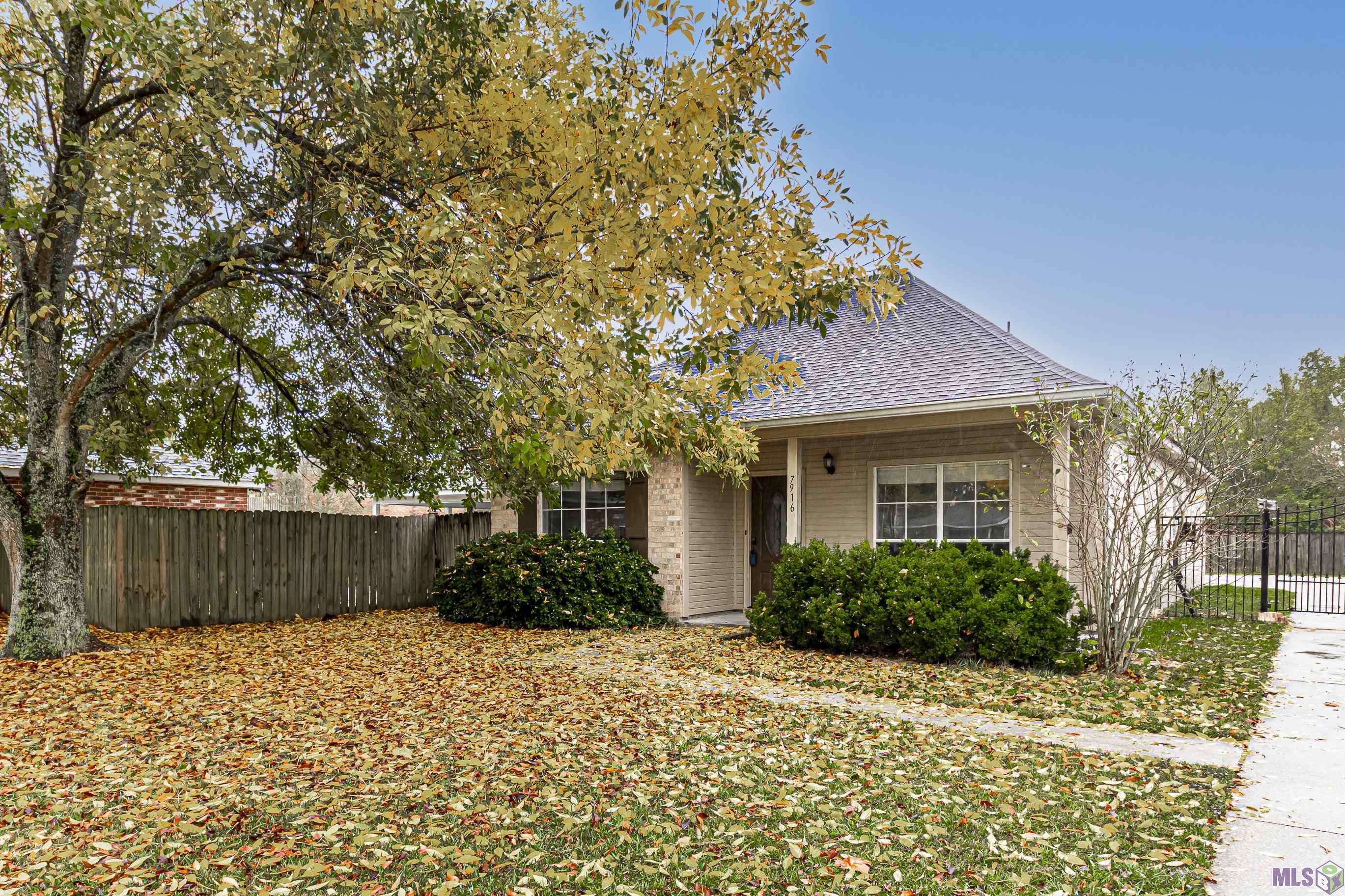 Baton Rouge, LA 70820,7916 Bayou Fountain Ave