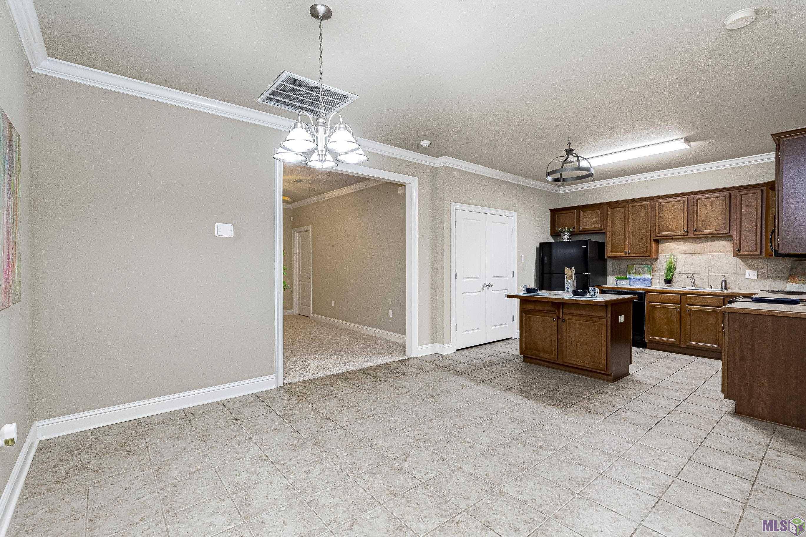 Baton Rouge, LA 70808,4990 Jamestown Ave ##10