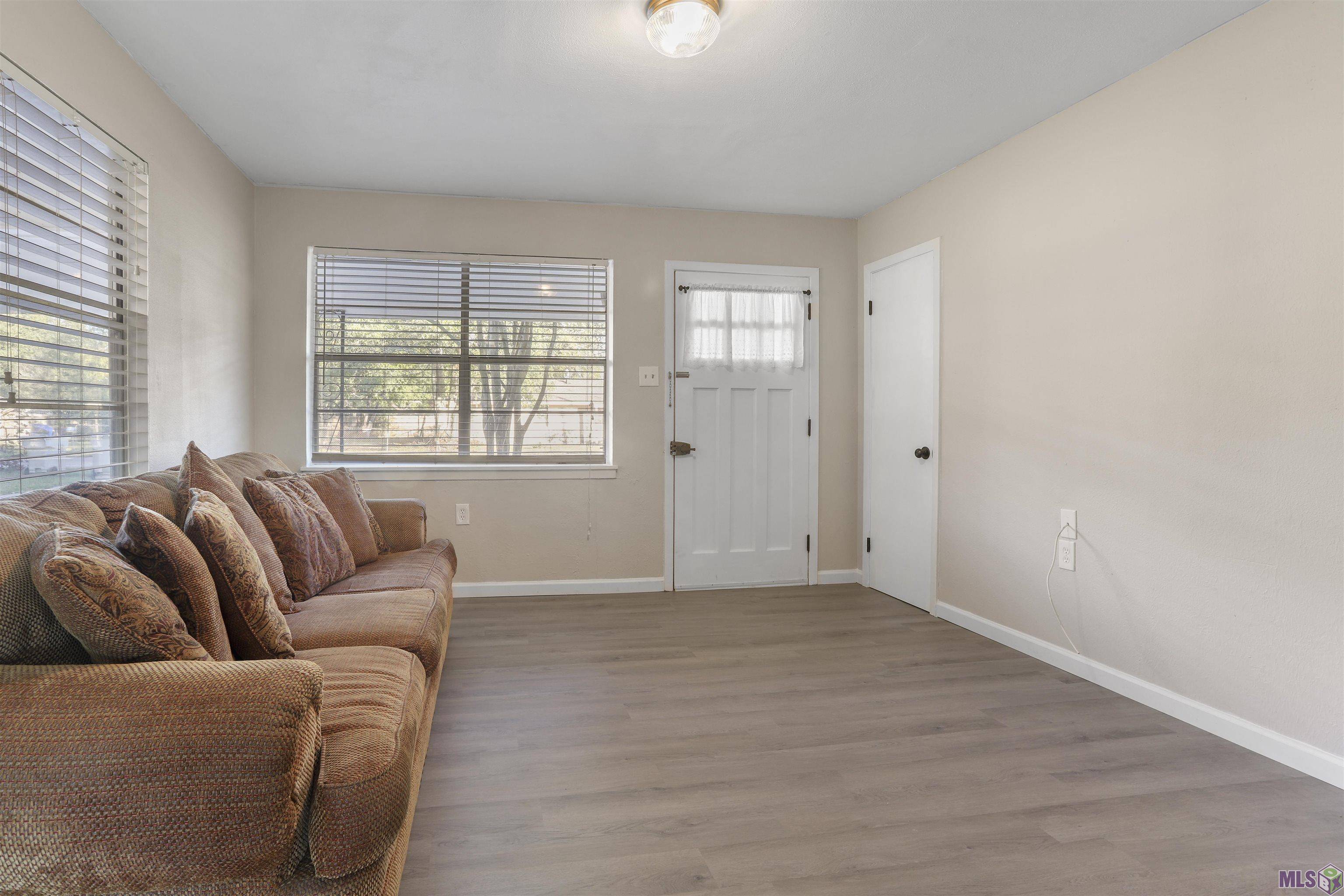 Baker, LA 70714,901 Patricia St