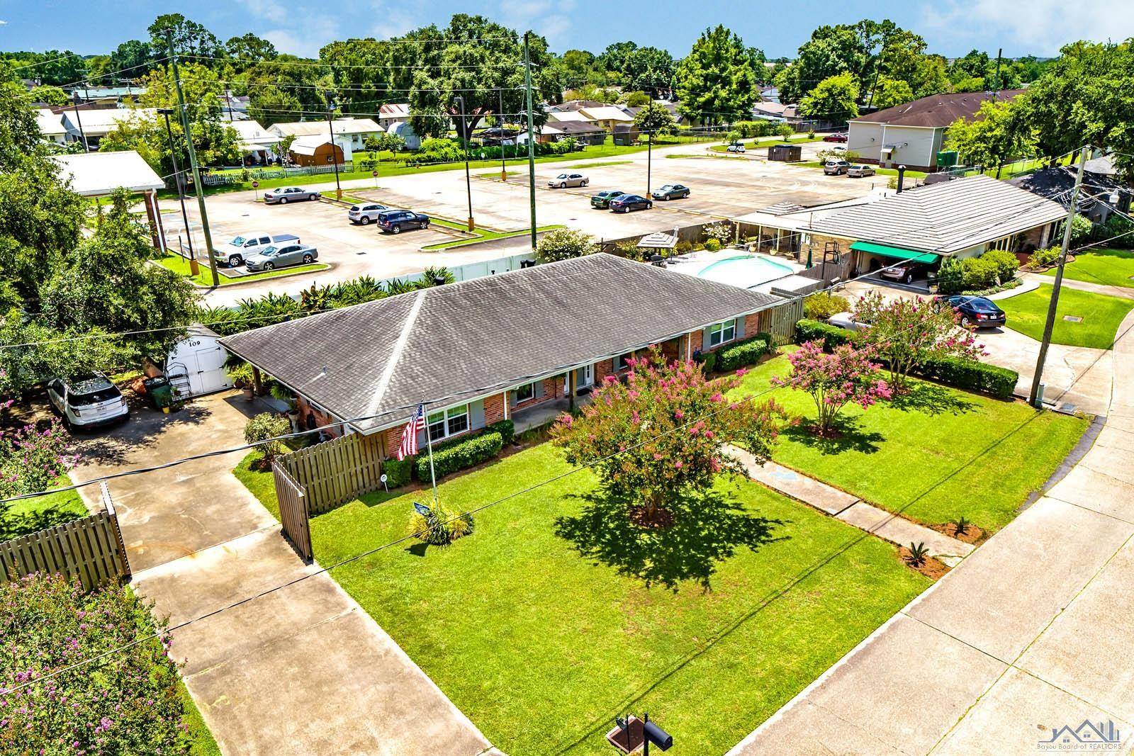 Houma, LA 70360,109 Mike St