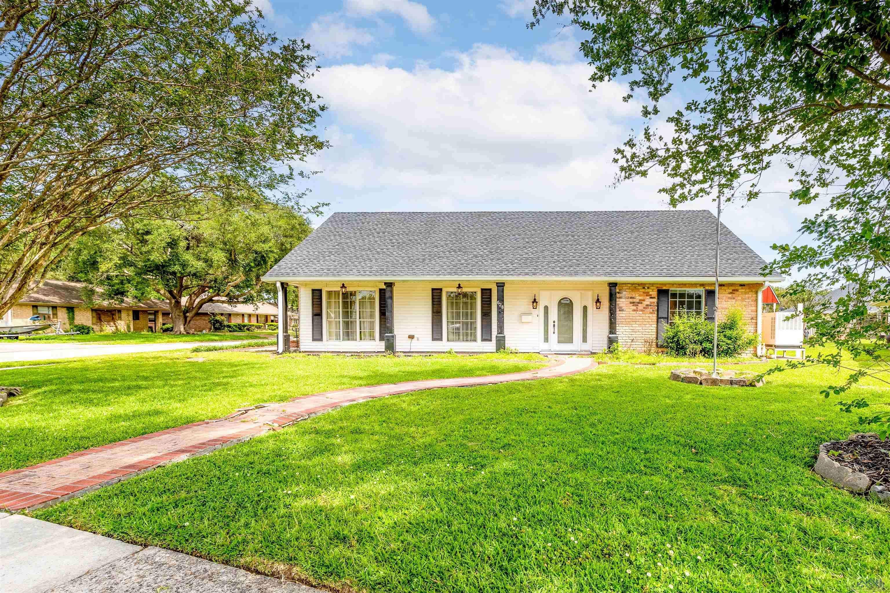 Houma, LA 70364,628 Gaynell Drive