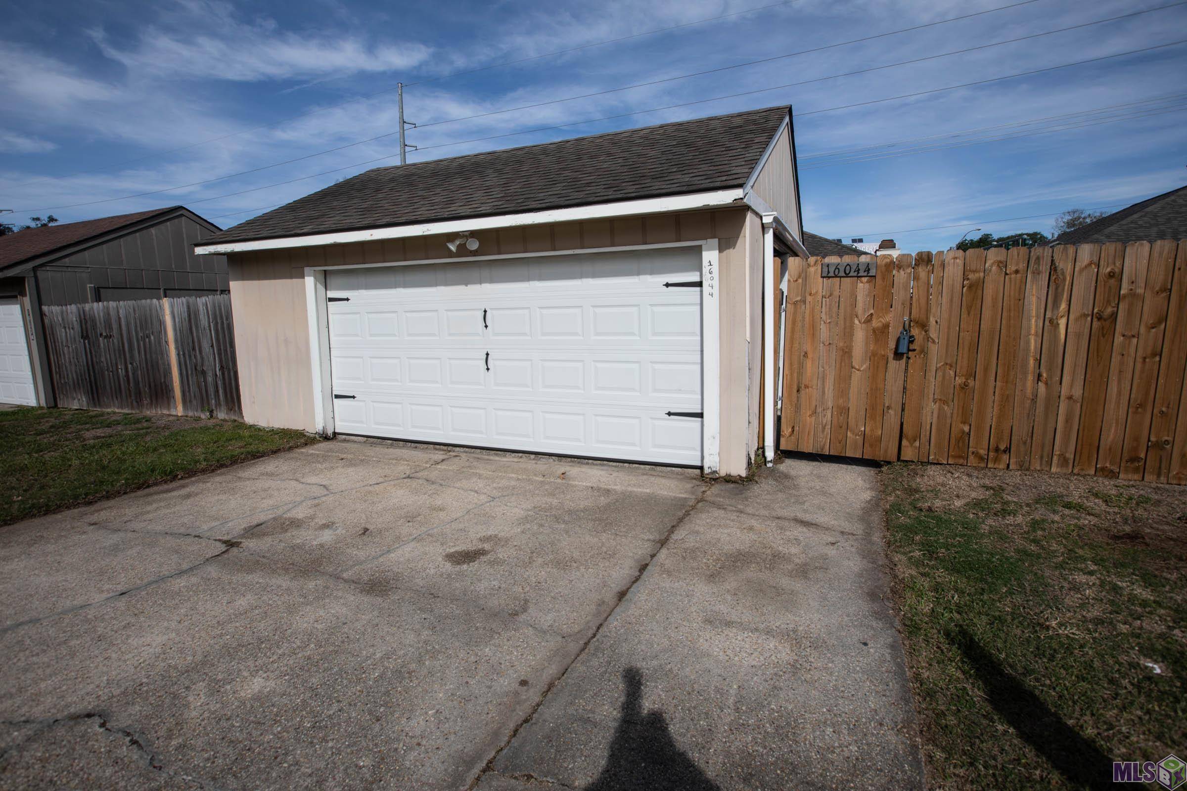 Baton Rouge, LA 70816,16044 S Harrells Ferry Rd