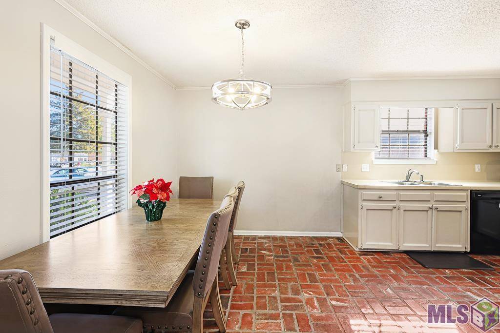 Baton Rouge, LA 70816,4026 Country Hill Dr