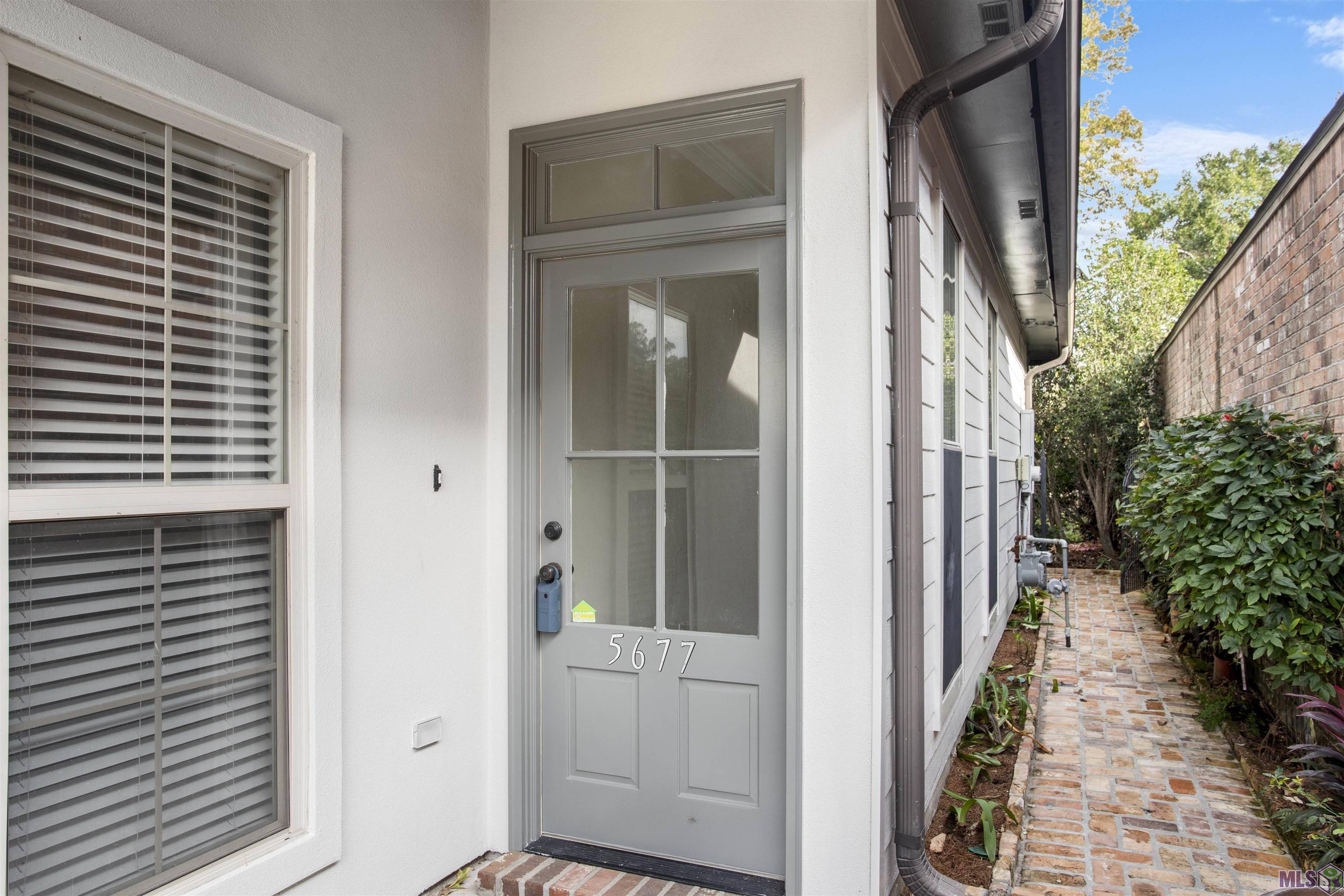 Baton Rouge, LA 70816,5677 Hidden Ridge Ln