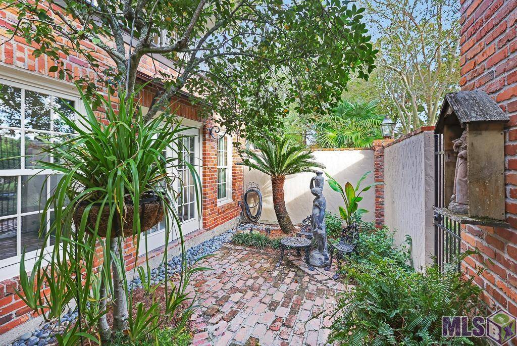 Baton Rouge, LA 70806,2036 Old Carriage Ln