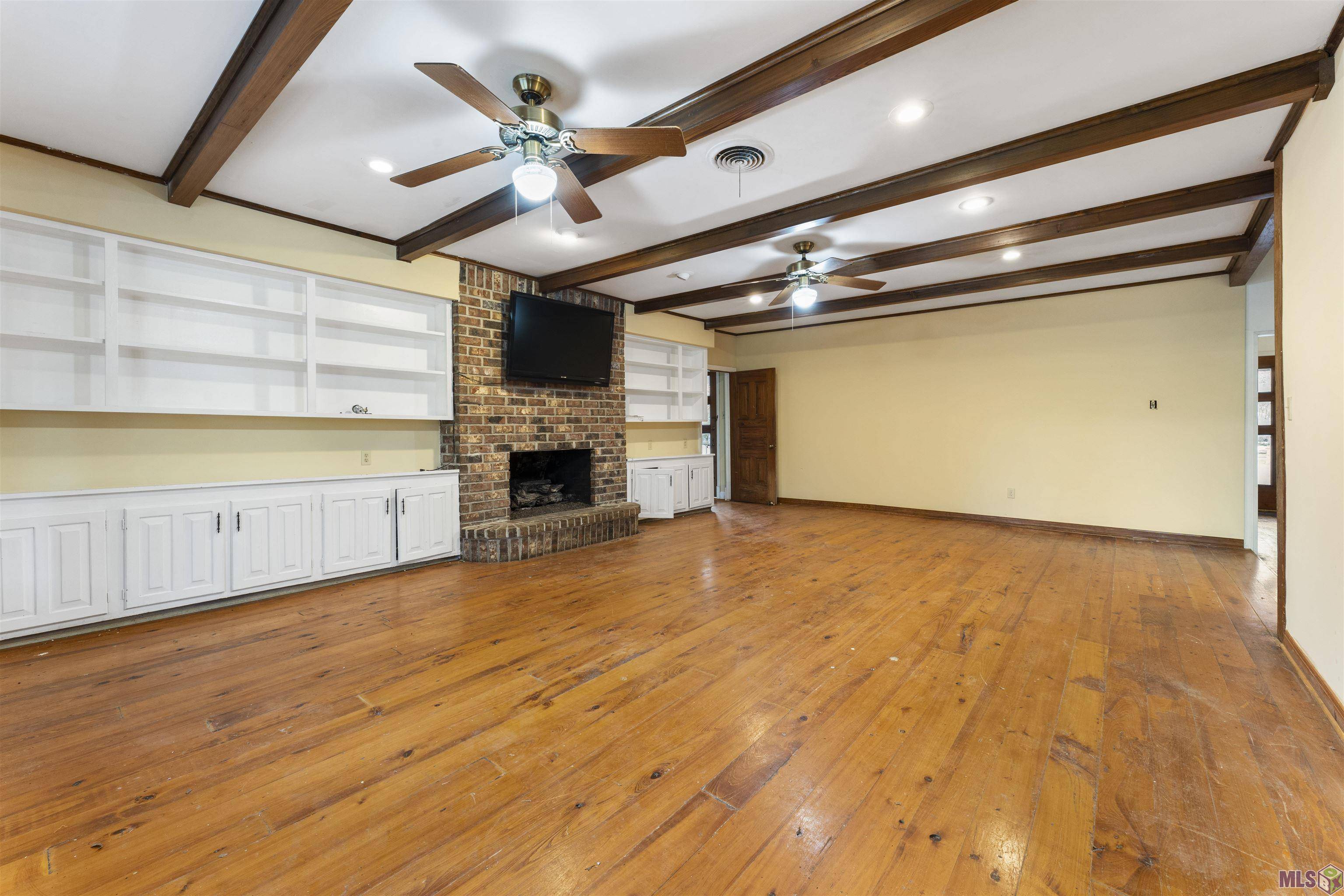 Baton Rouge, LA 70817,15816 Castle Ridge St