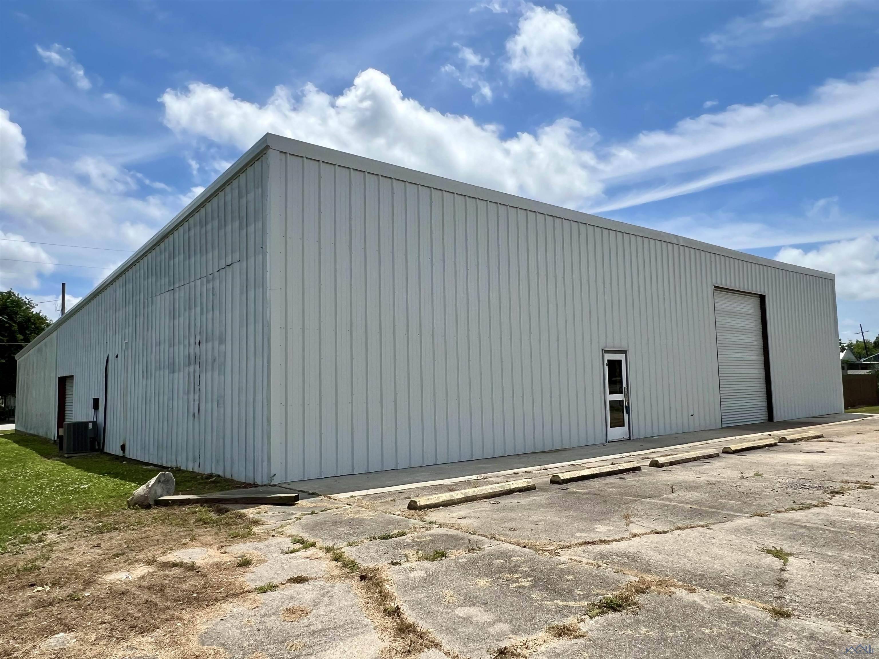 Houma, LA 70364,300 New Orleans Boulevard