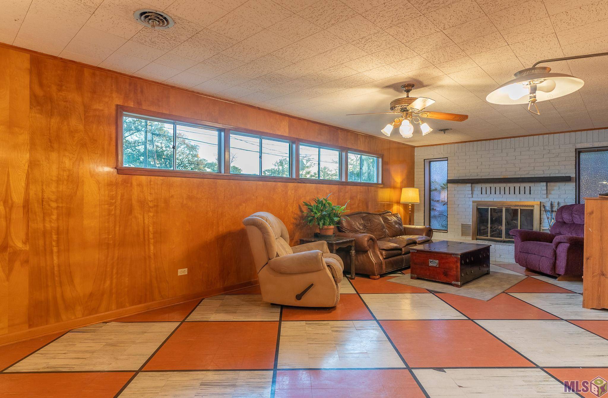 Jennings, LA 70546,306 W Academy Ave