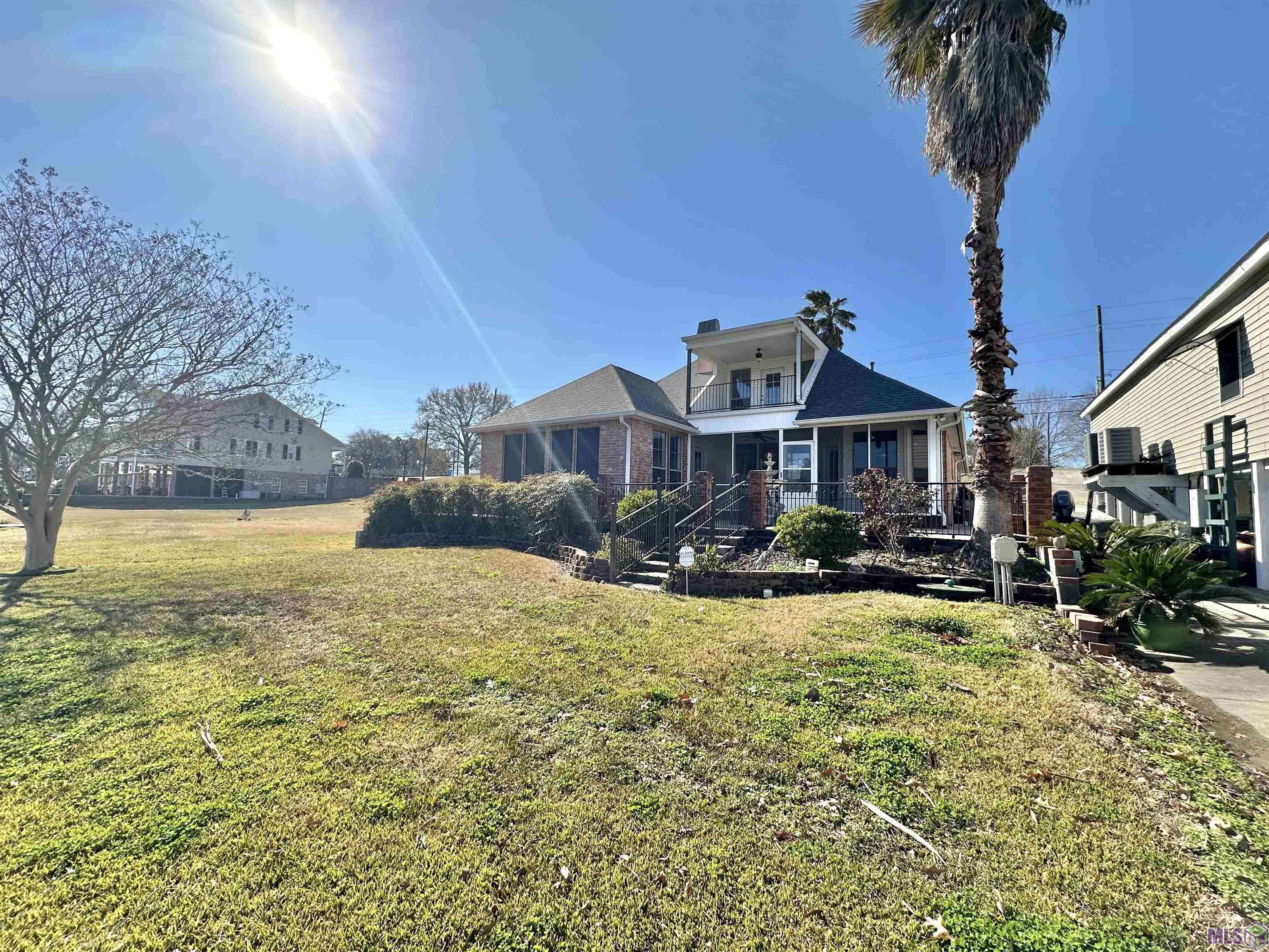 Oscar, LA 70762,7922 False River Rd