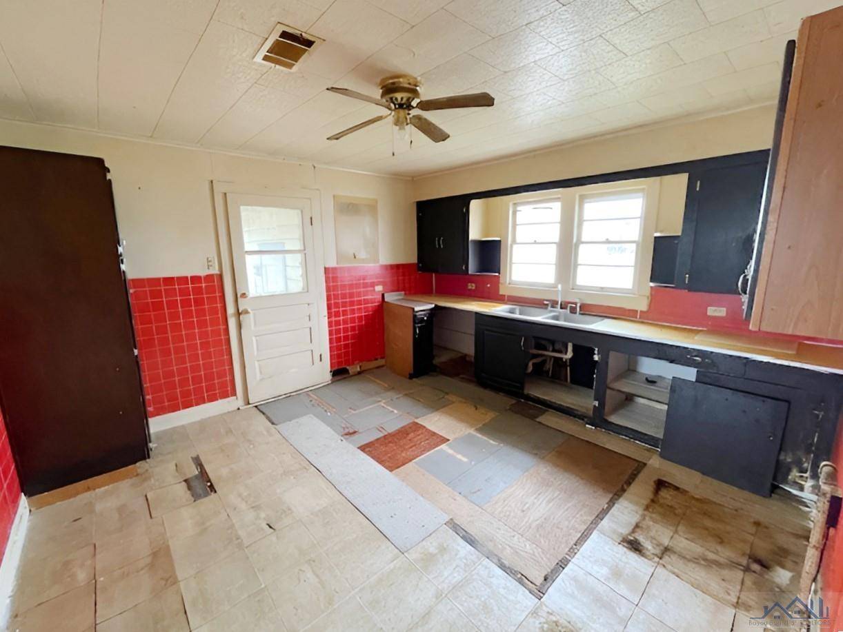 Houma, LA 70363,609 Peach St