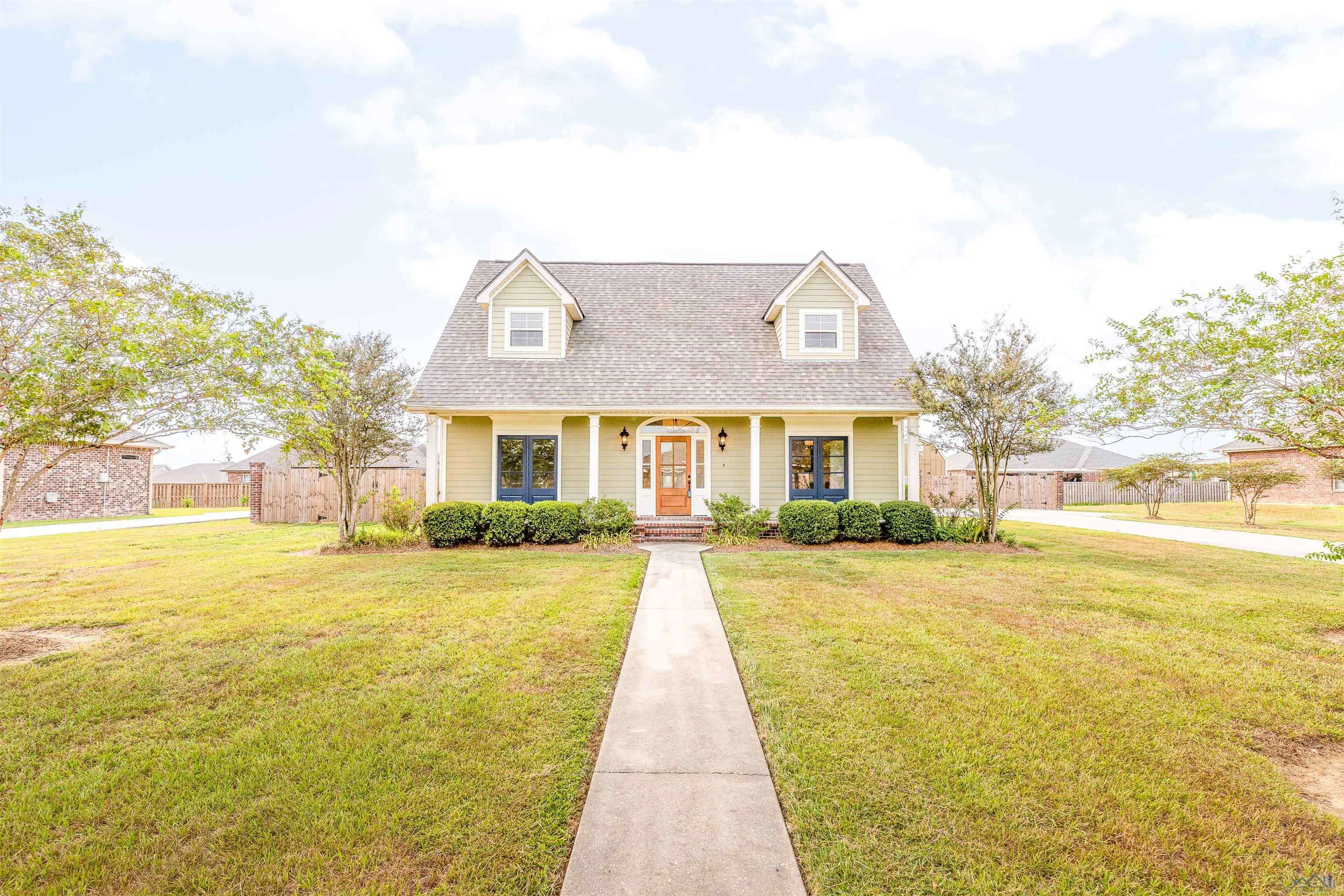 Thibodaux, LA 70301,503 Dax's Place