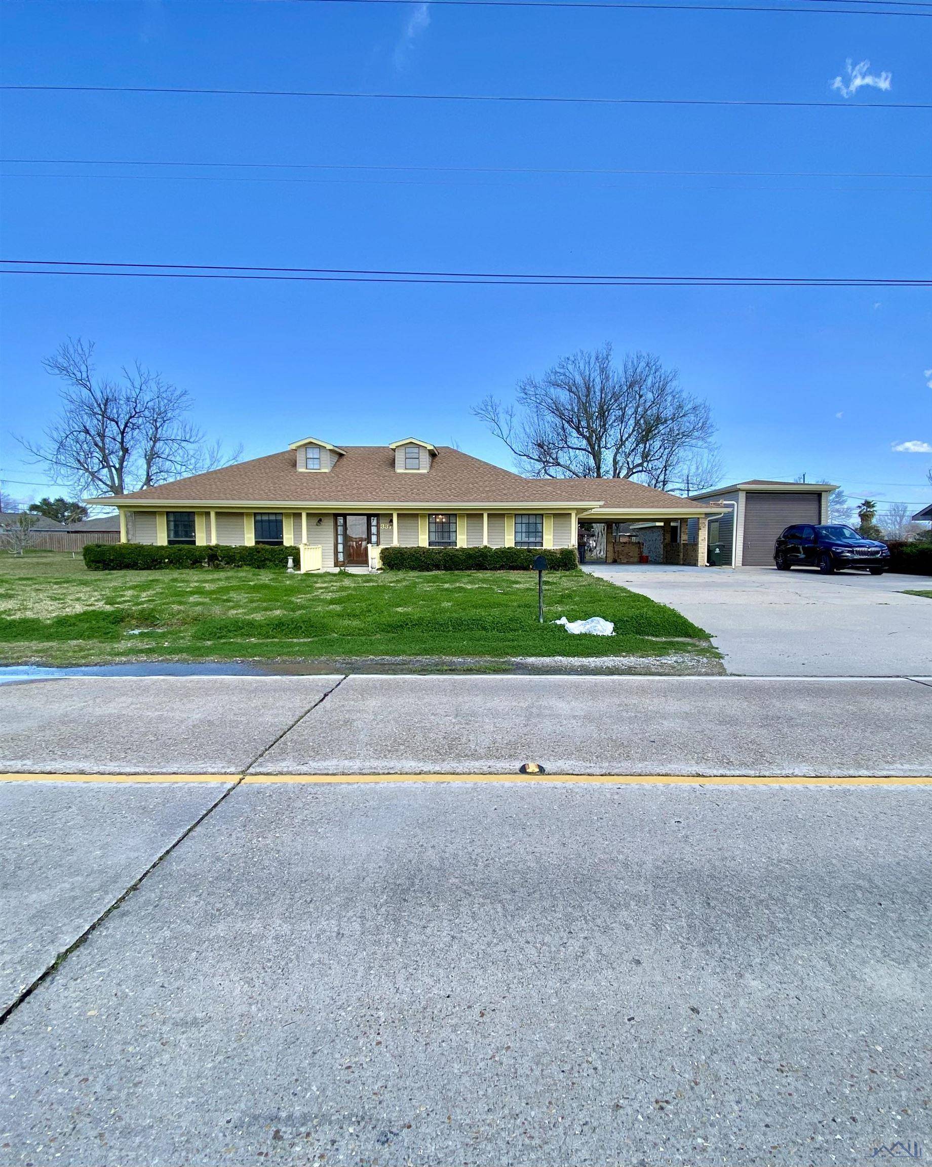 Houma, LA 70363,337 E Woodlawn Ranch Road