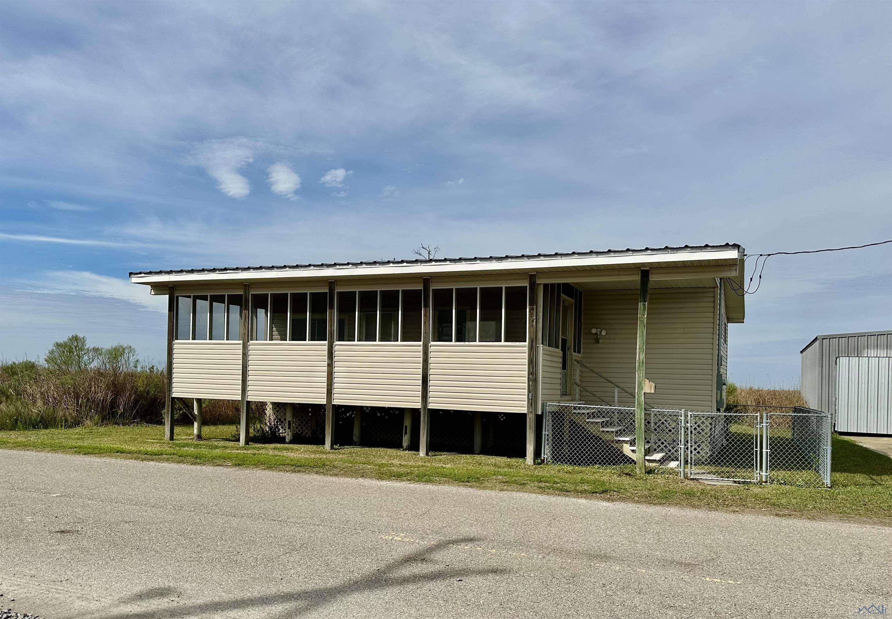 Dulac, LA 70353,1095/1096 Four Point Rd