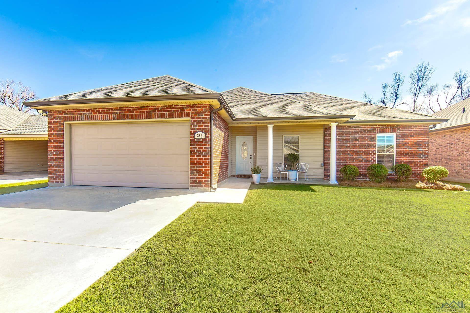 Houma, LA 70364,352 T Leigh Drive