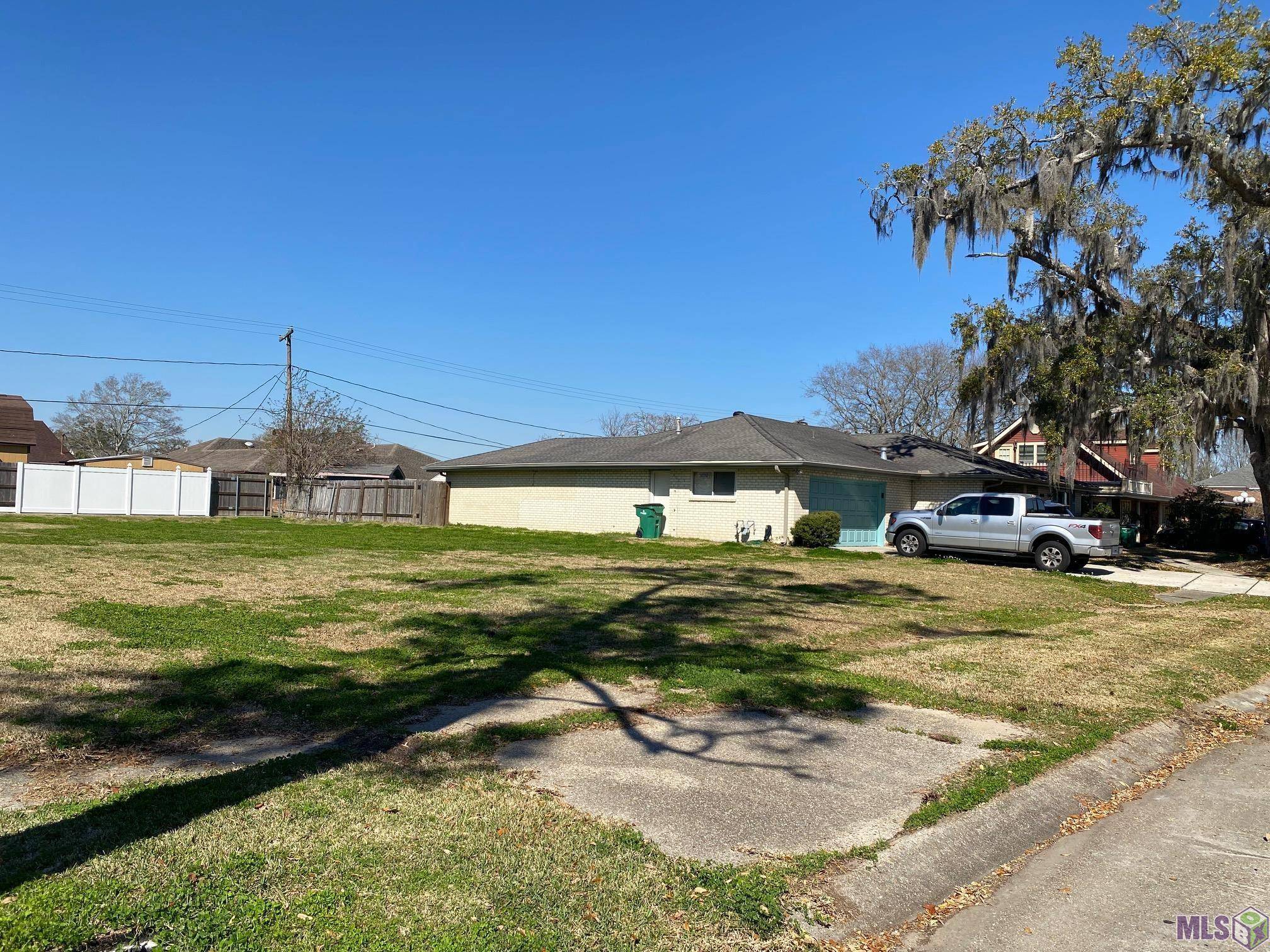 Marrero, LA 70072,4052 Shawn Dr