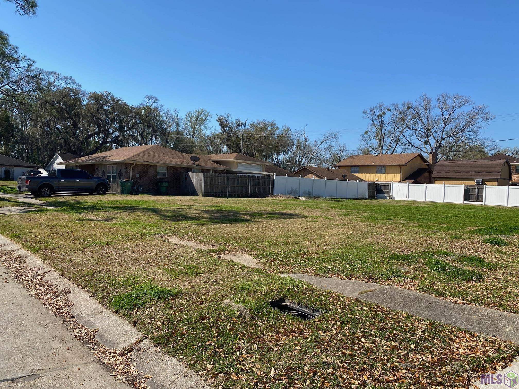 Marrero, LA 70072,4052 Shawn Dr