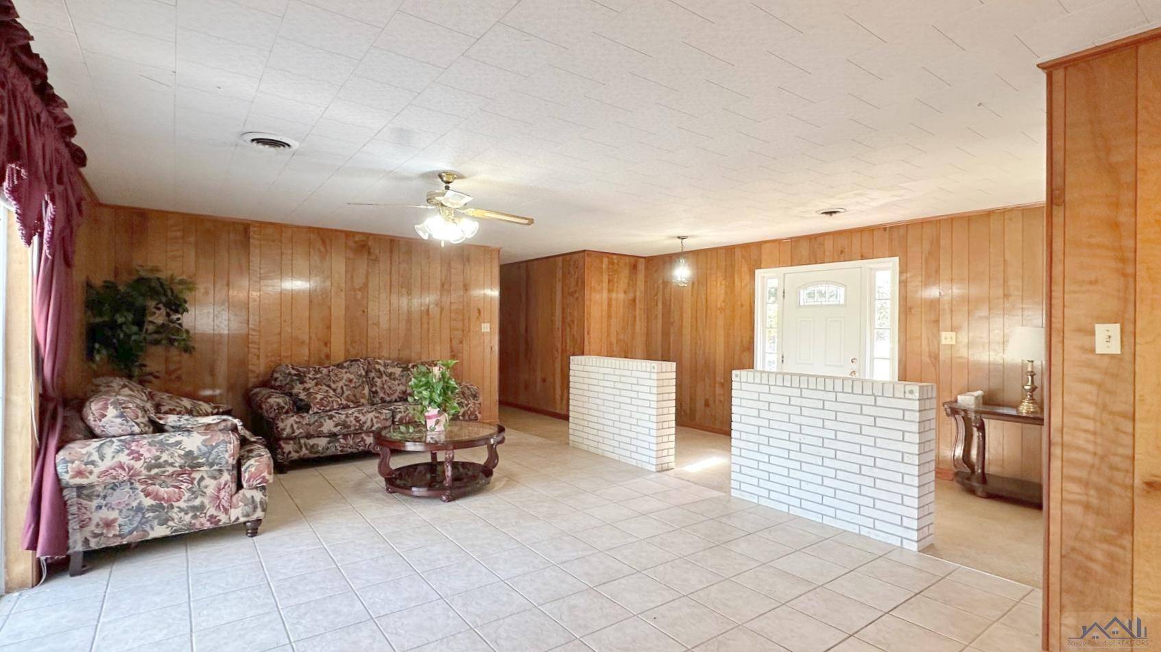 Schriever, LA 70395,305 Back Project Road