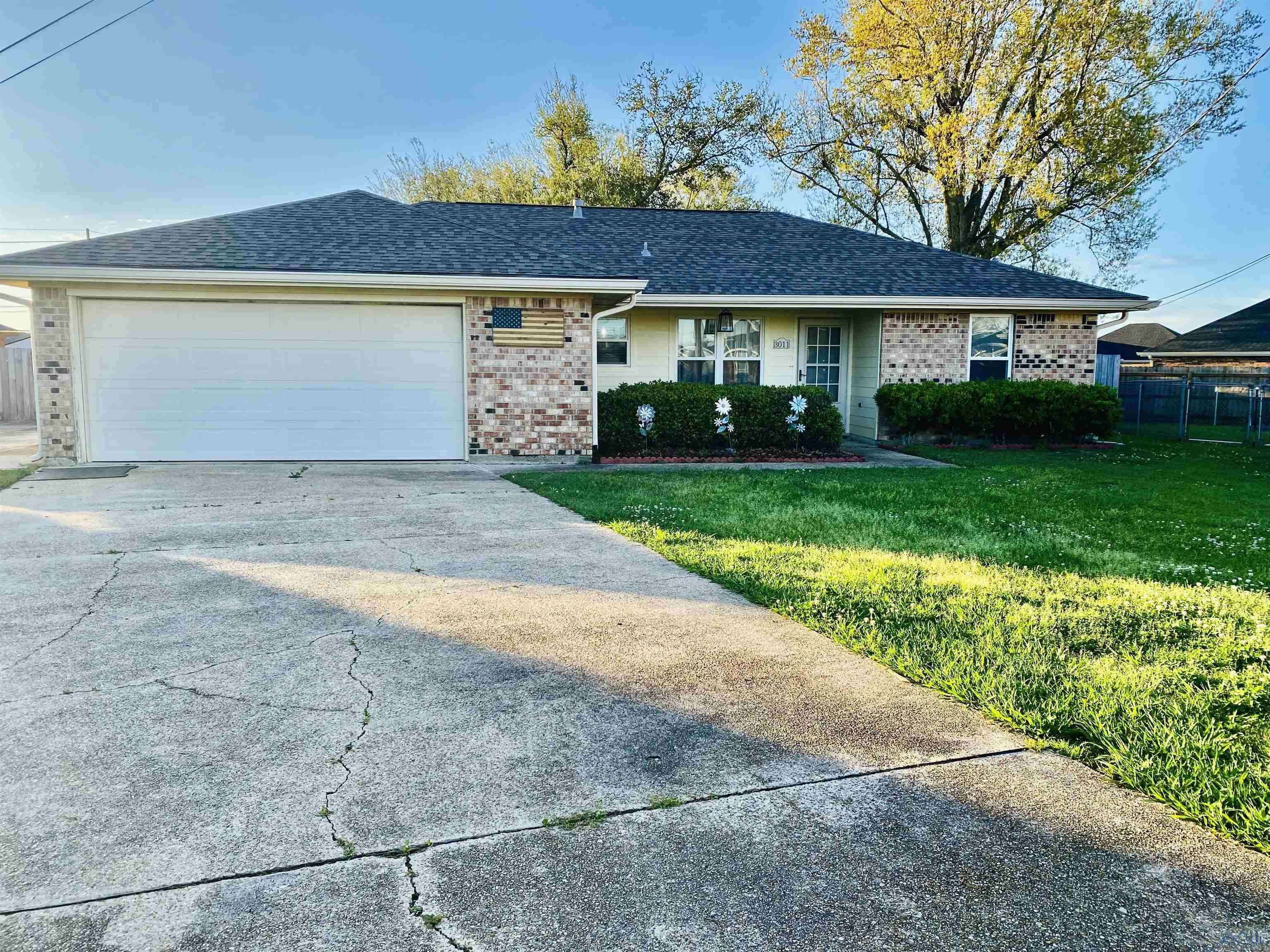 Houma, LA 70363,3011 Pinewood Circle